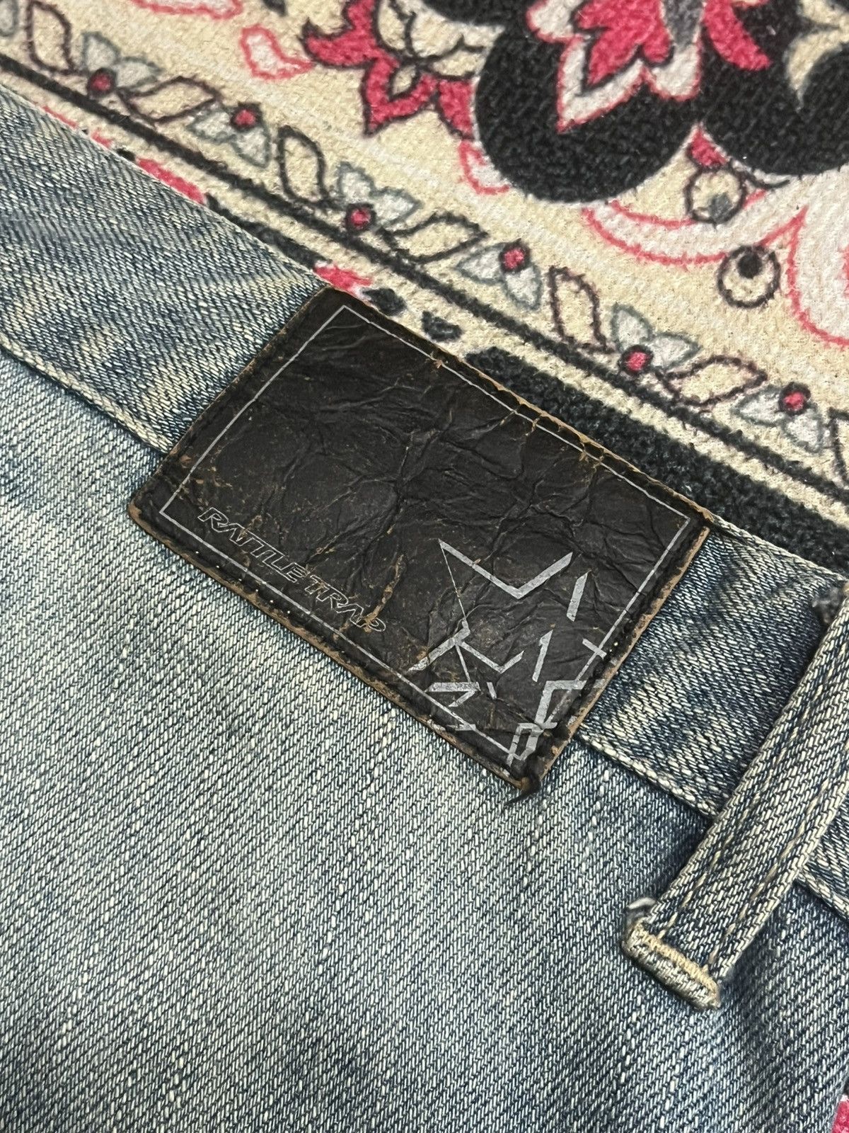 Le Grande Bleu (L.G.B.) Rattle Trap Paint Splattered Multizipper Distressed Jeans Size US 34 / EU 50 - 11 Thumbnail