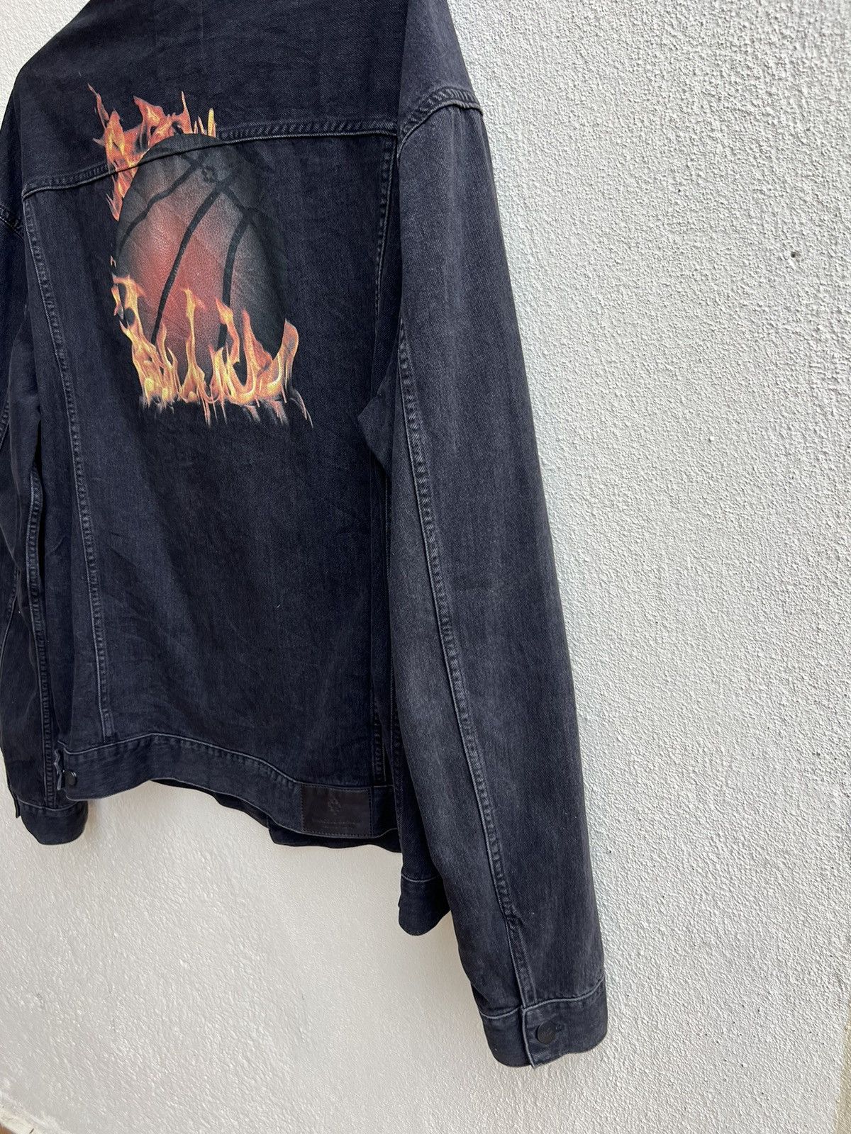 Marcelo Burlon Burning 🔥 Basketball Fade Black Denim Trucker Jacket Size US XXL / EU 58 / 5 - 17 Thumbnail
