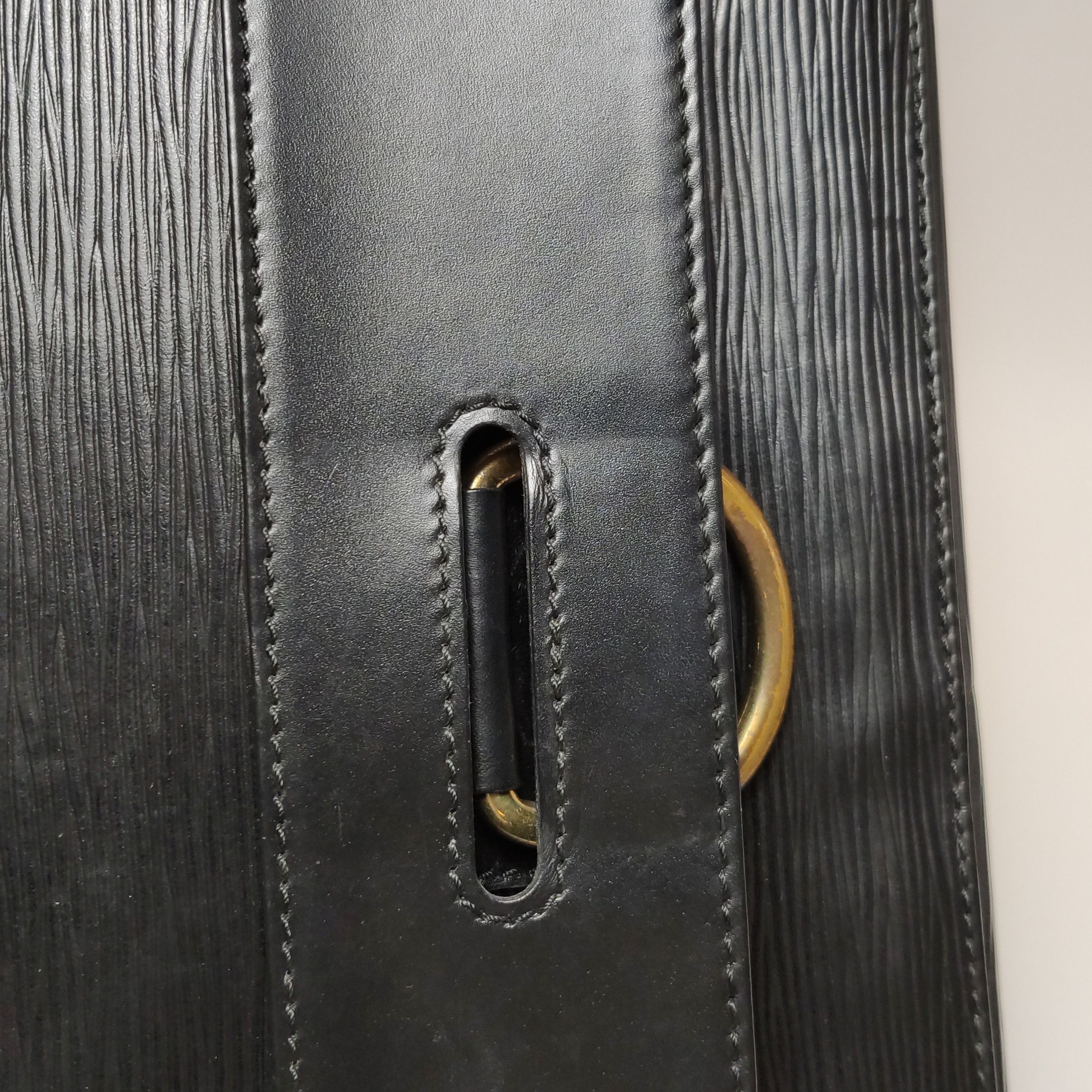 Louis Vuitton Louis Vuitton (LV) Cowhide Water Ripple Second-hand Clutch Size ONE SIZE - 9 Thumbnail