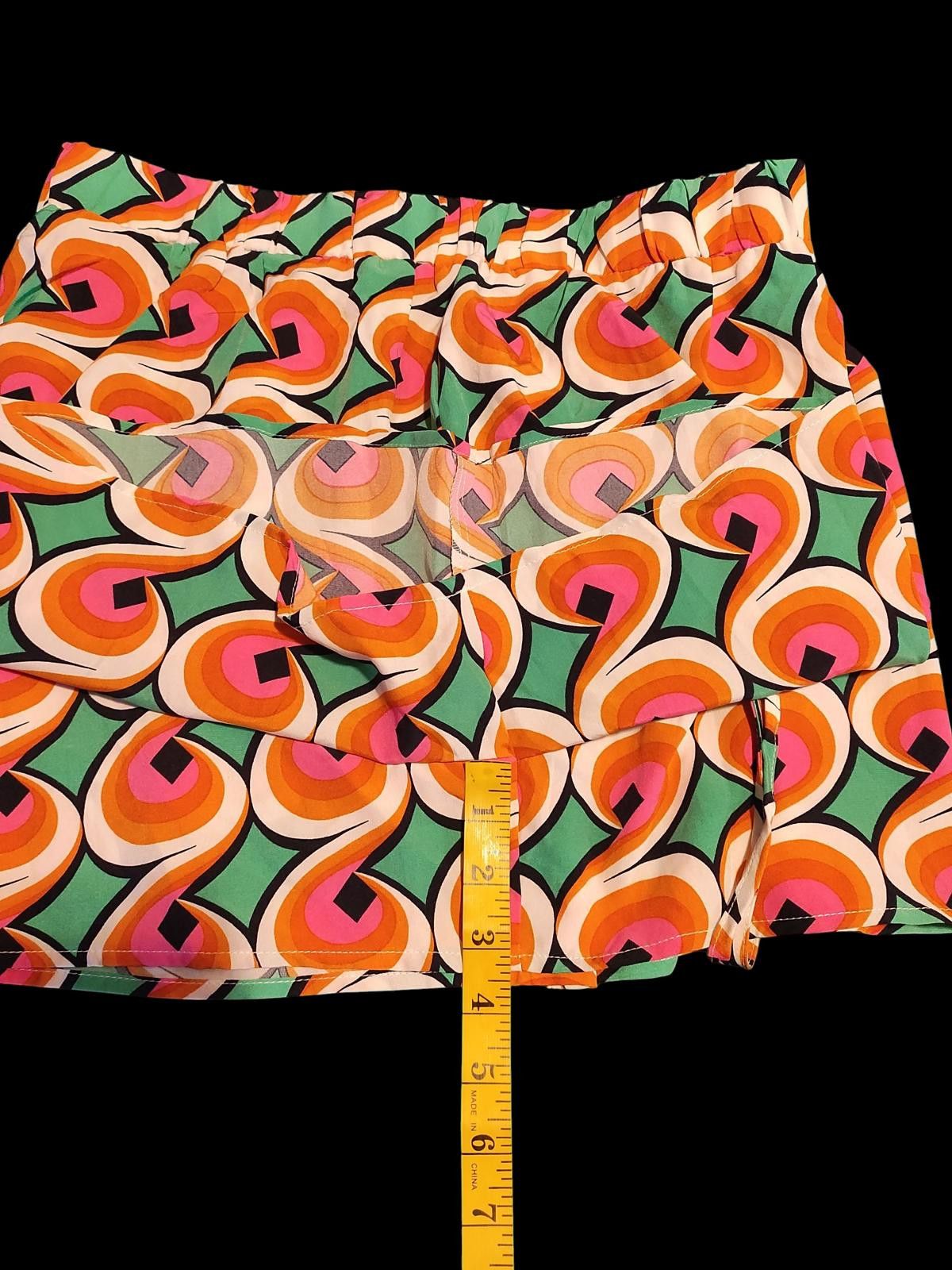 Shein Shein Women's Casual Shorts with Colorful Retro Pattern Size 42" / US 20 - 6 Thumbnail