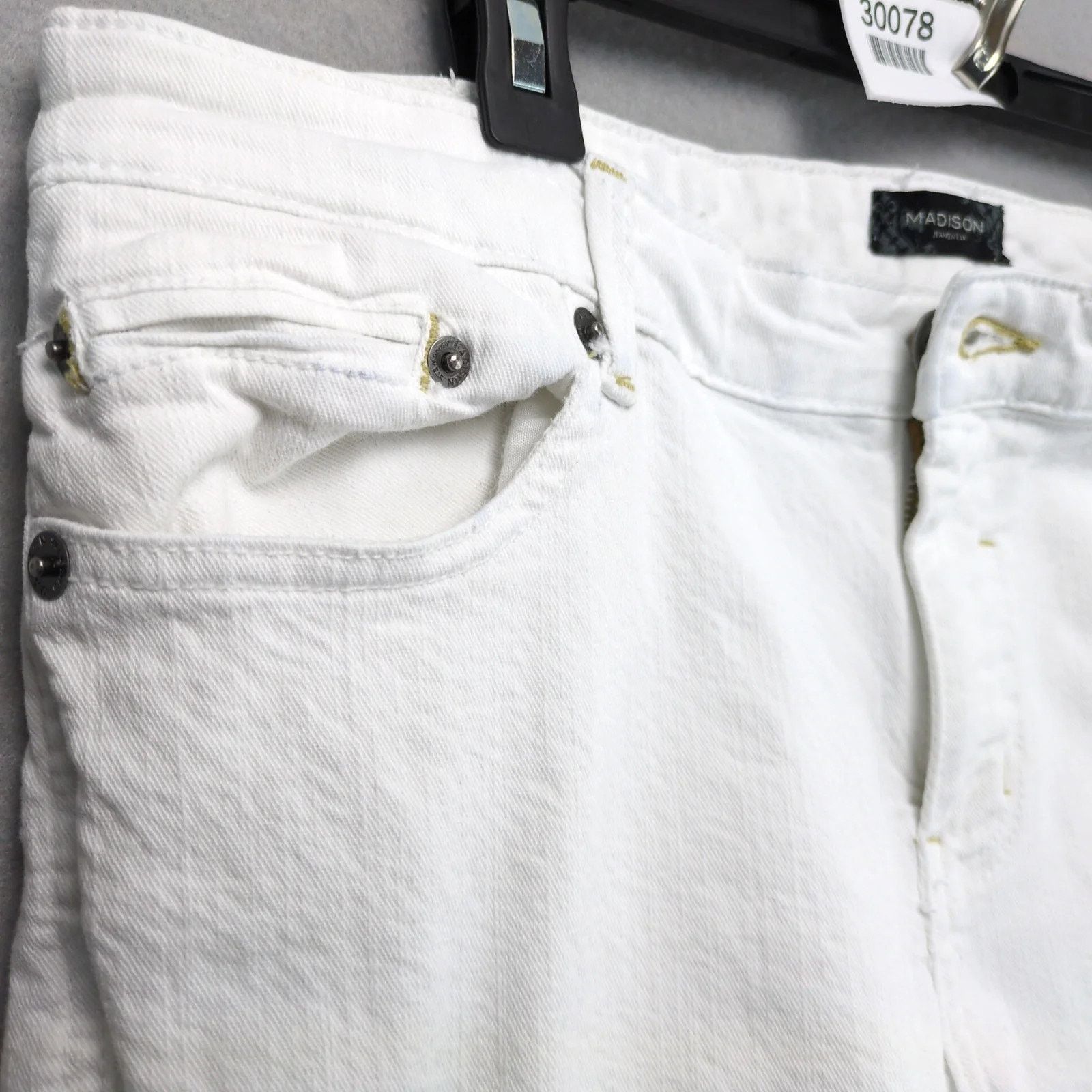 Madison Madison Jeanswear White Denim Crop Capri Jeans Womens 34x21" Size 32" / US 10 / IT 46 - 9 Thumbnail