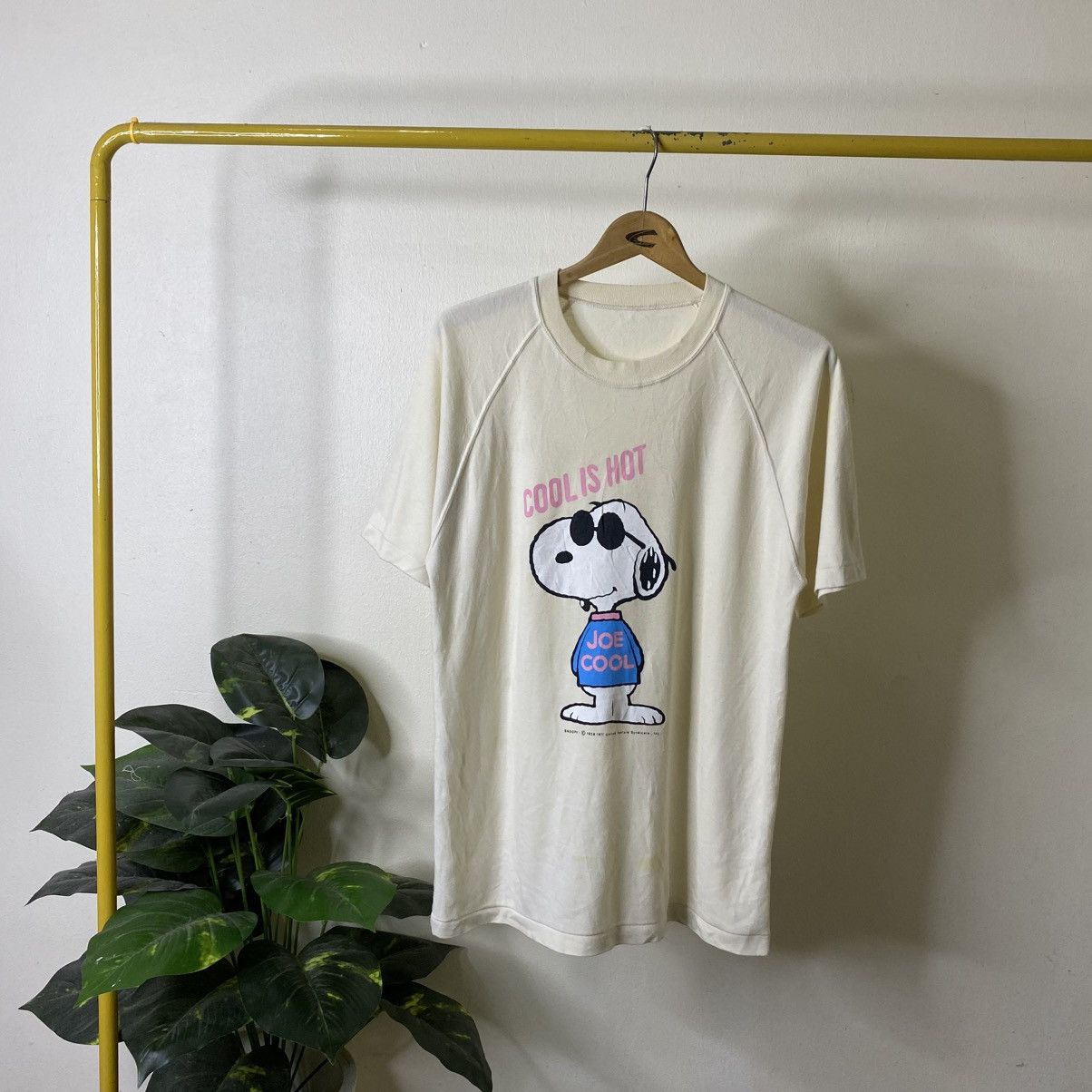 Peanuts Vintage 1990s Peanuts Snoopy Joe Cool T Shirt Size US M / EU 48-50 / 2 - 1 Thumbnail