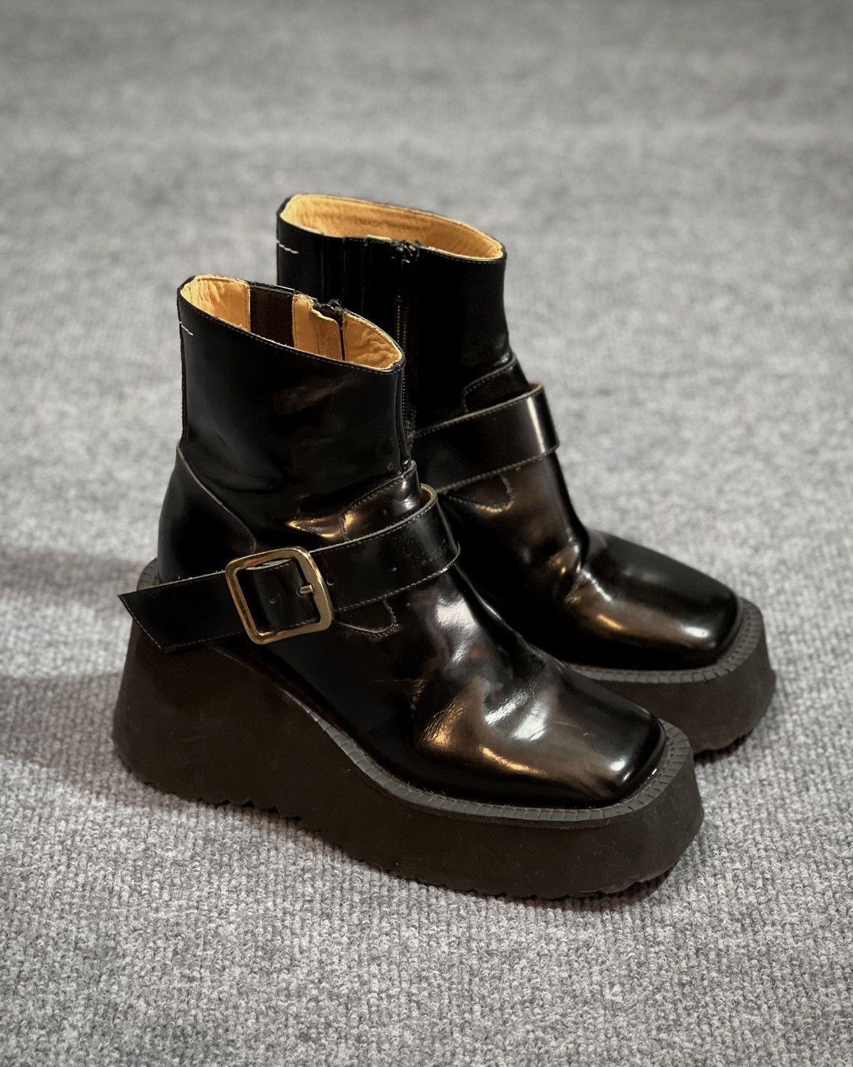 Maison Margiela MM6 MAISON MARGIELA BLACK PLATFORM ANKLE BOOT Size US 7 / IT 37 - 2 Thumbnail