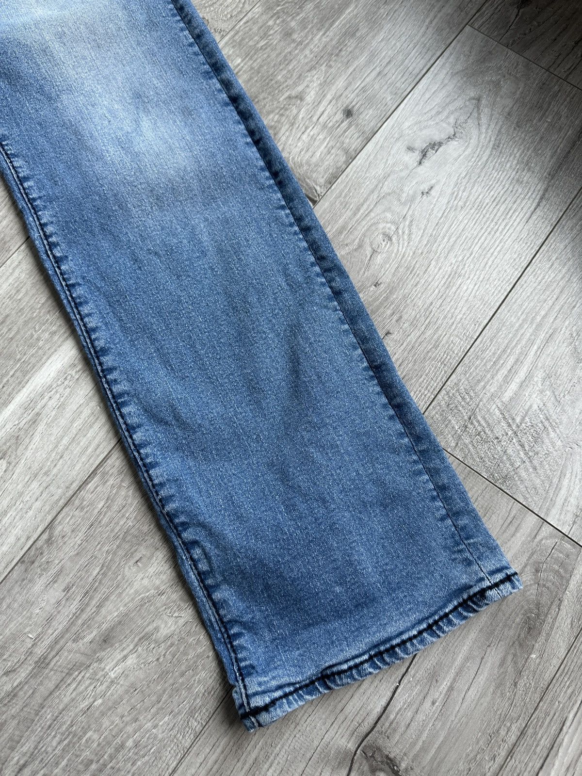 True Religion Relaxes Straight Fit men’s Y2K logo jeans