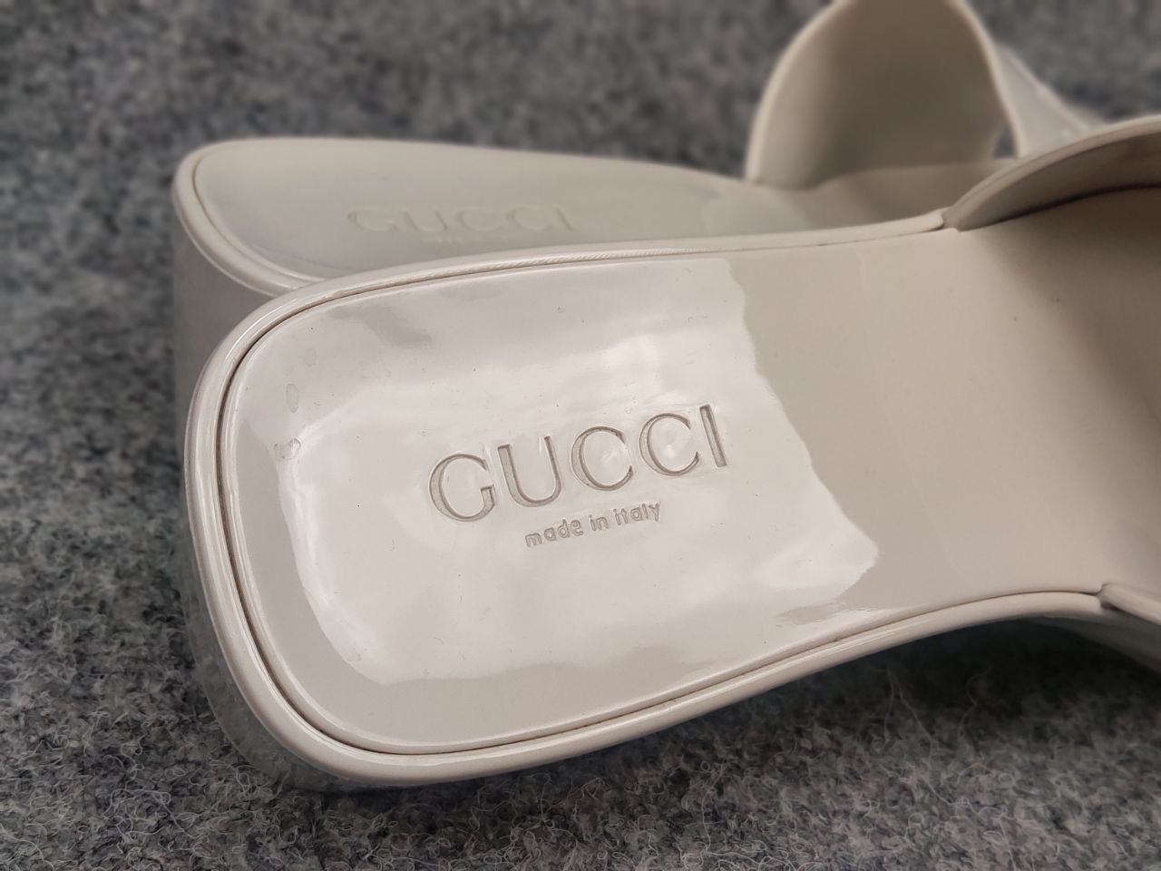 Gucci Gucci Rubber Logo Platform Slide Sandal Mystic White Mules Size US 11 / IT 41 - 15 Thumbnail