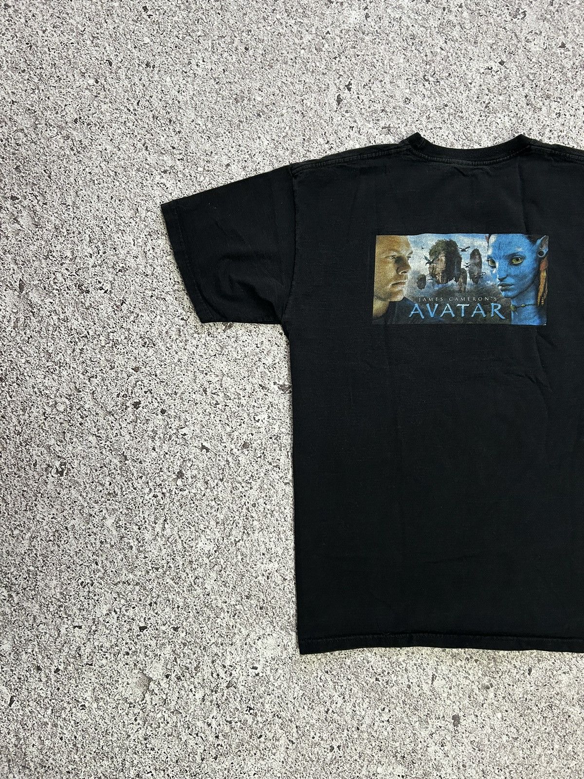 Vintage Vintage 2010 Avatar James Cameron Movie T-Shirt Size US L / EU 52-54 / 3 - 4 Thumbnail