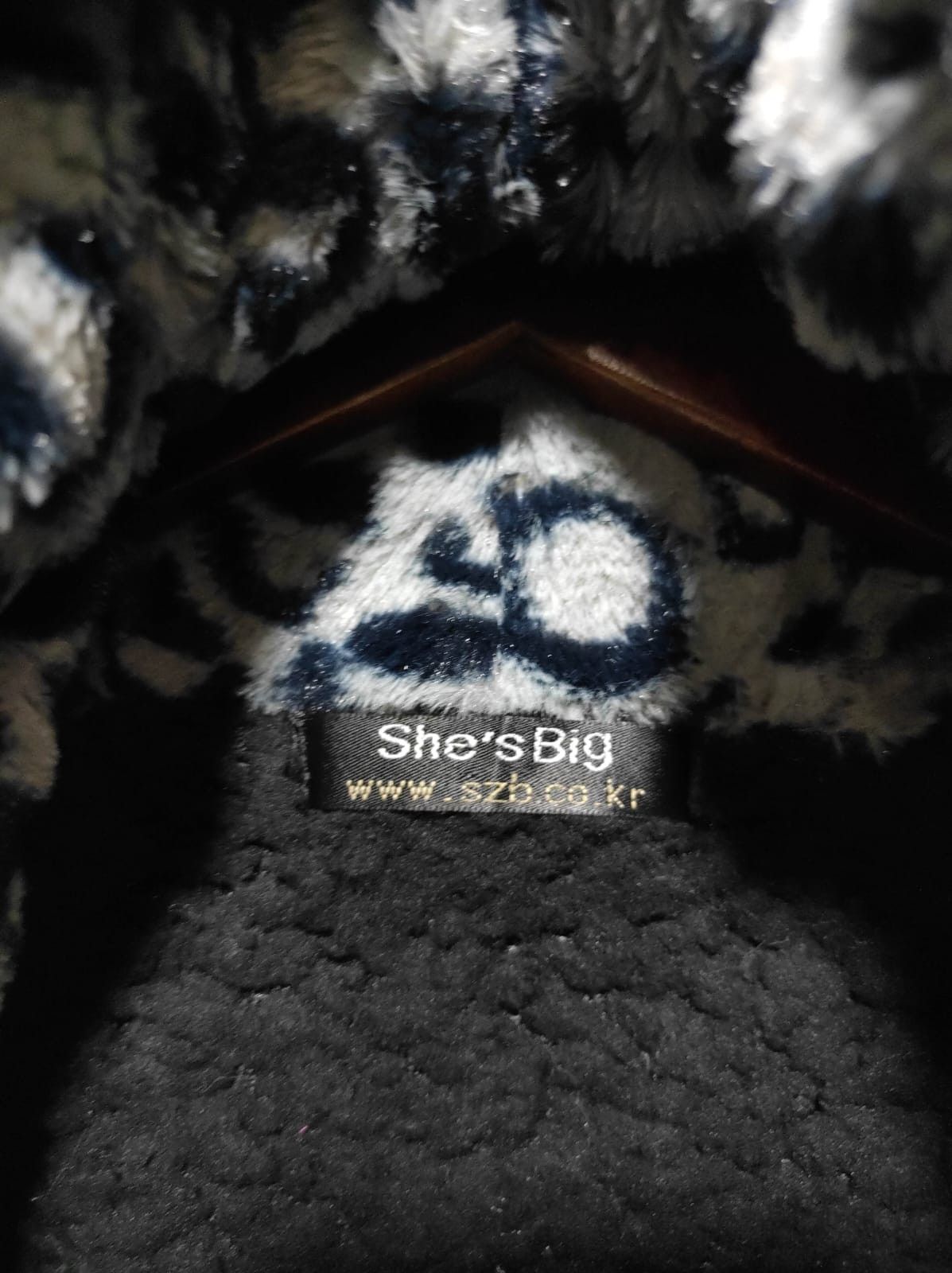Japanese Brand She's Big Leopard double later zip fur hoodie LGB style vkei Size US M / EU 48-50 / 2 - 10 Thumbnail