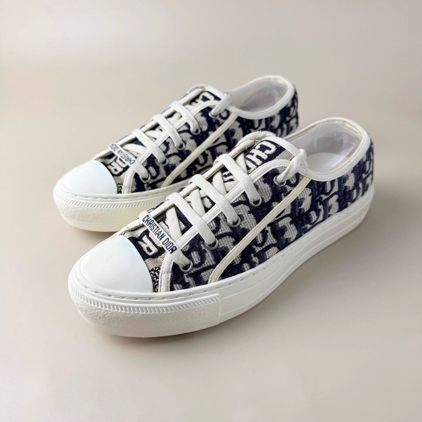 Dior Dior white/blue DR embroidered kicks 38 95 new Size US 7 / IT 37 - 1 Thumbnail