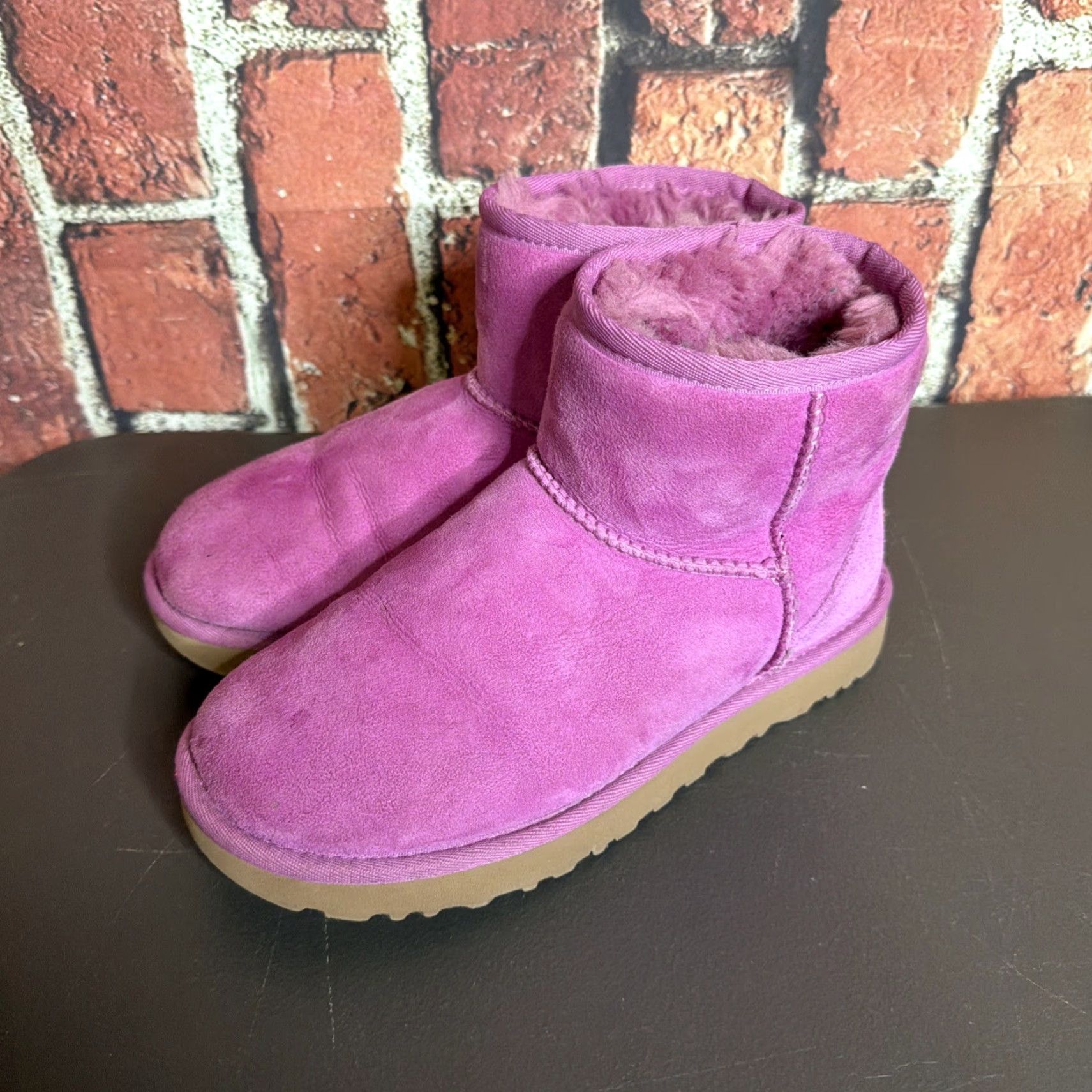 Ugg UGG Australia Classic Mini II Suede Sheepskin Boots Pink Women’s Ankle 5 Low Heel 1 in Boots Casual City 1016222 Mens Womens Boys Girls Size US 5 / IT 35 - 2 Thumbnail