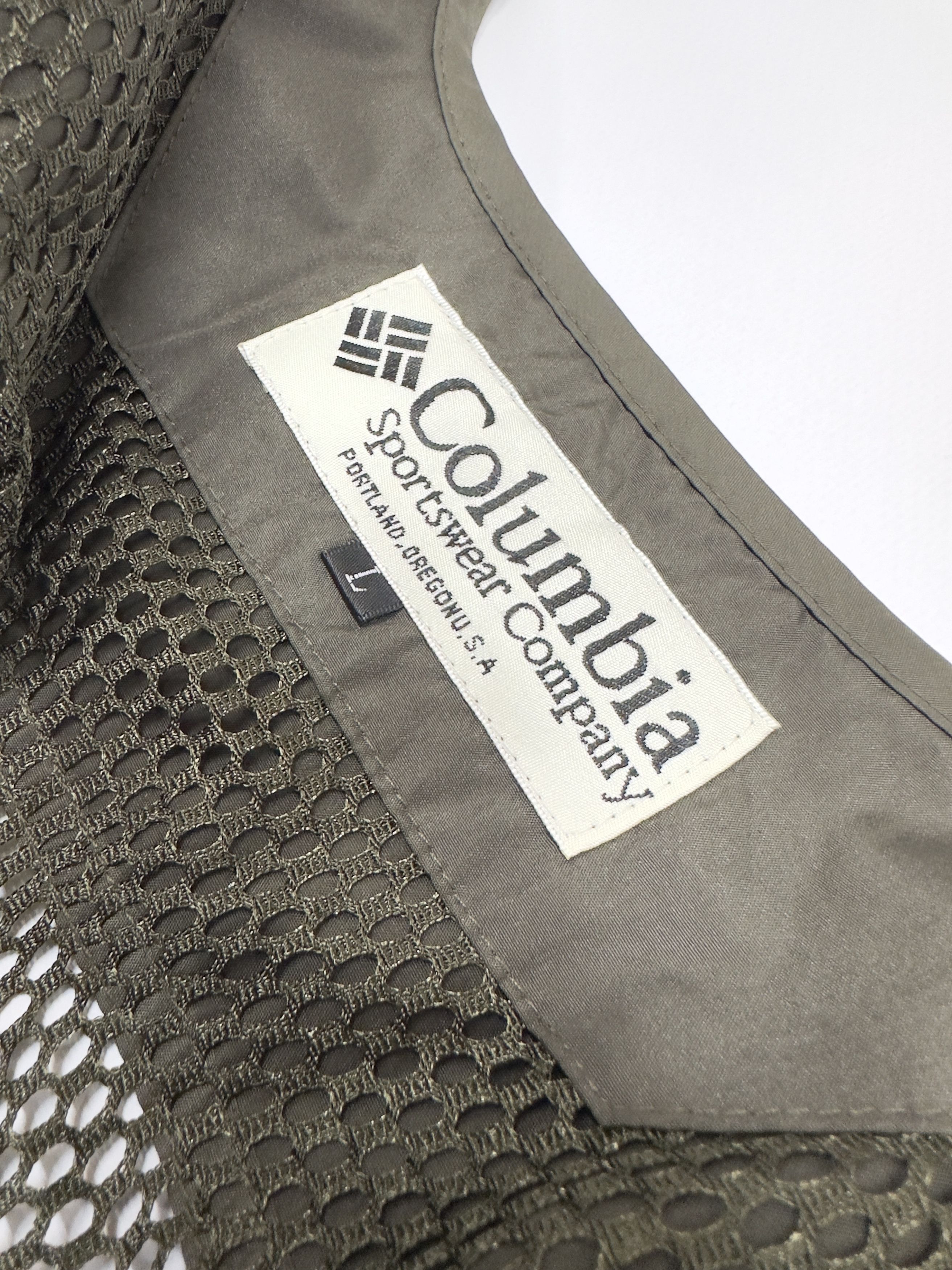 Columbia Columbia Multi-Pocket Vintage Fishing Mesh Vest Size US L / EU 52-54 / 3 - 7 Thumbnail