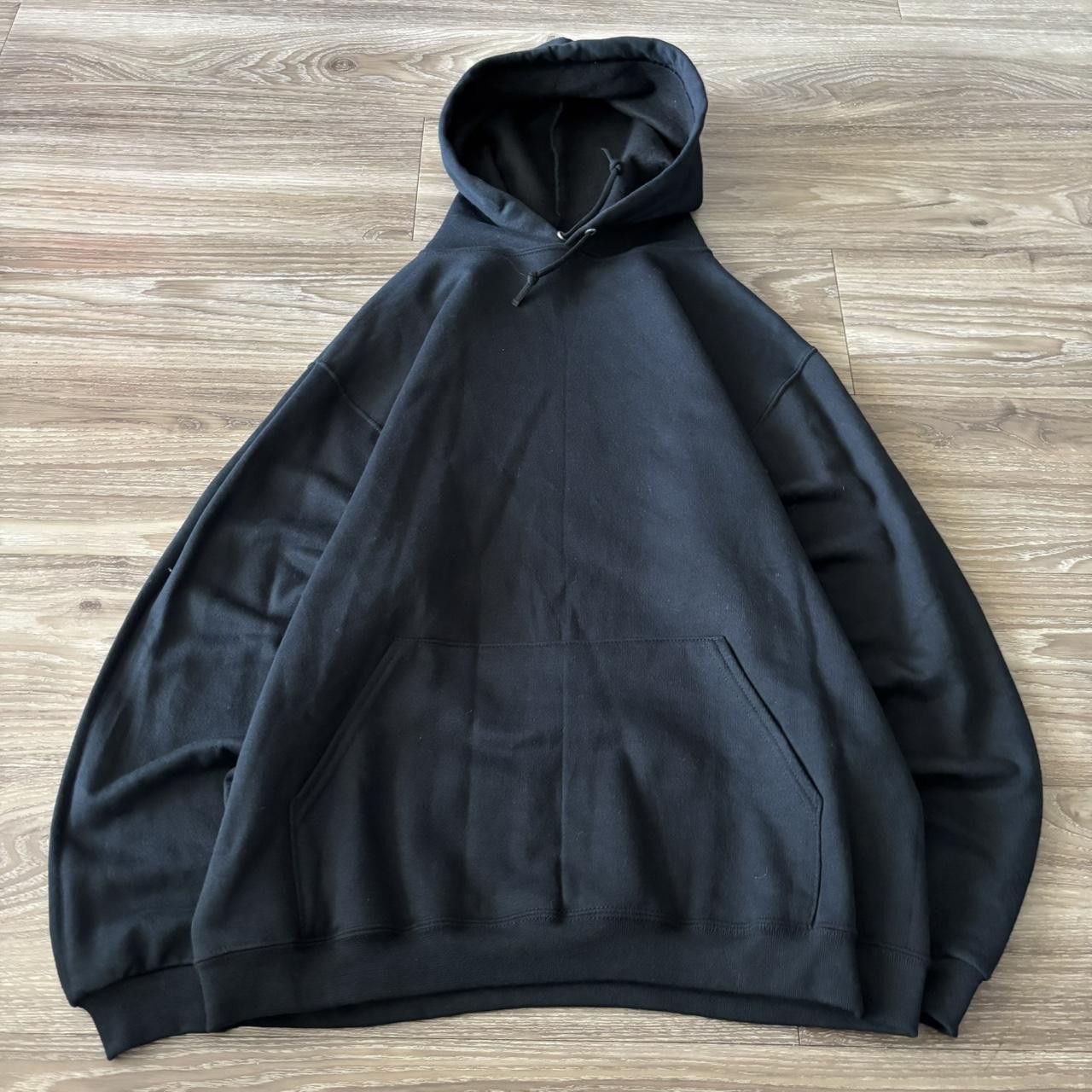 Russell Athletic Crazy Vintage Y2K/2000s Black Blank Russell Style Essential Pullover Hoodie! Size M Size US M / EU 48-50 / 2 - 1 Thumbnail