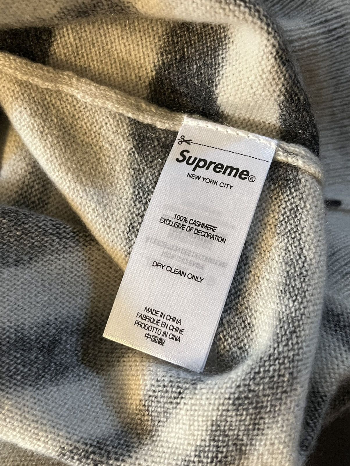 Supreme SS24 Supreme Cashmere sweater Size US S / EU 44-46 / 1 - 4 Thumbnail