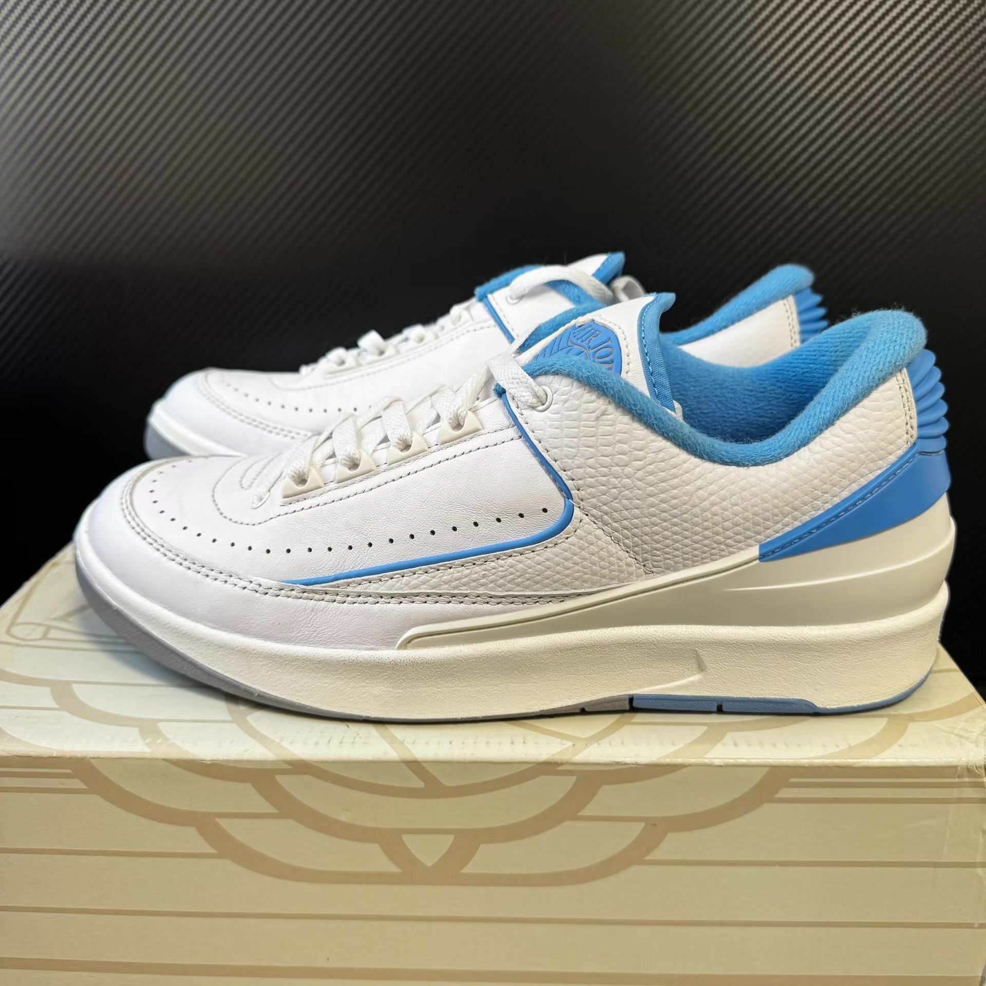 Nike Nike Air Jordan 2 Low Q11 Size US 9.5 / EU 42-43 - 1 Thumbnail