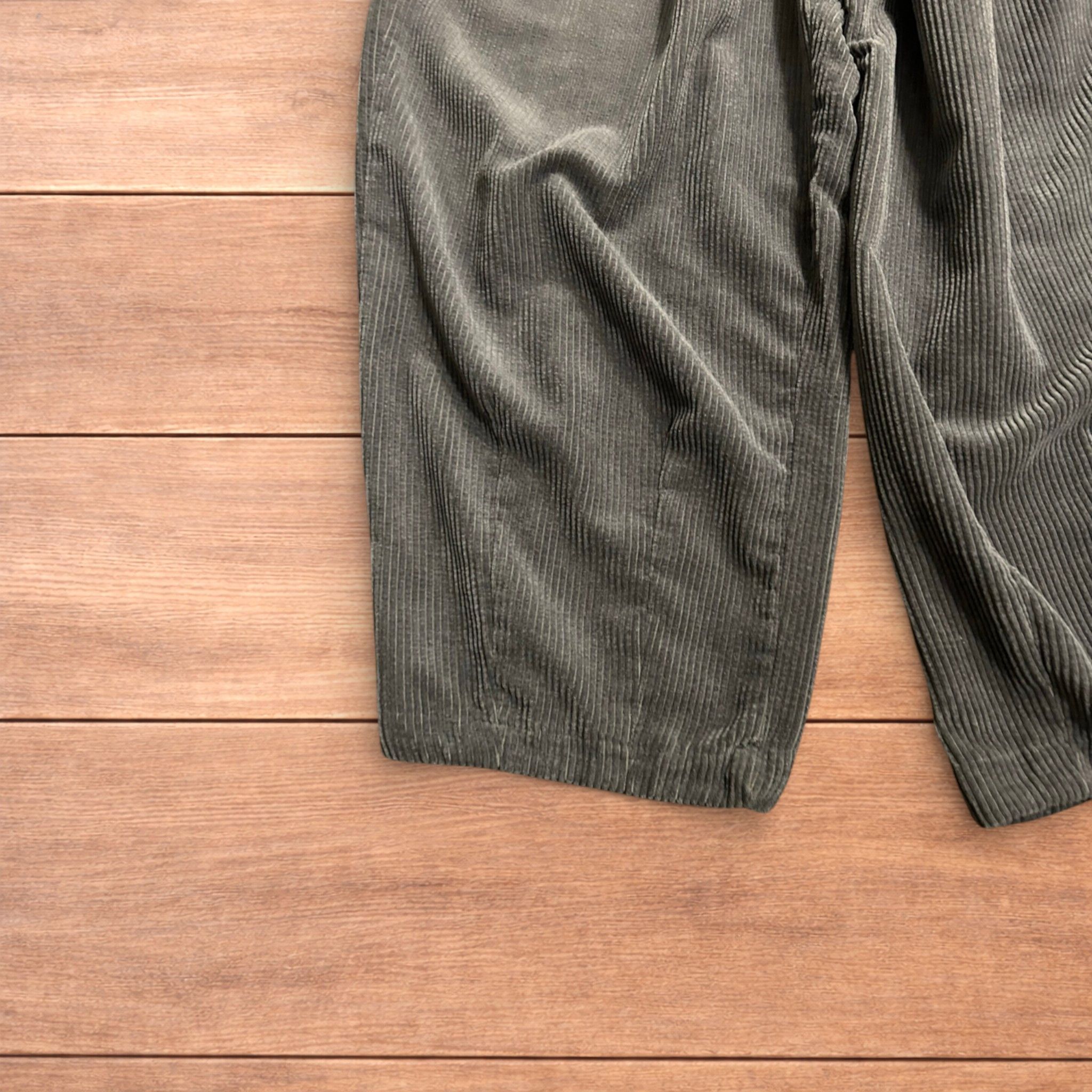 Japanese Brand Super baggy wide leg skater corduroy trousers in grey. Size US 34 / EU 50 - 4 Thumbnail