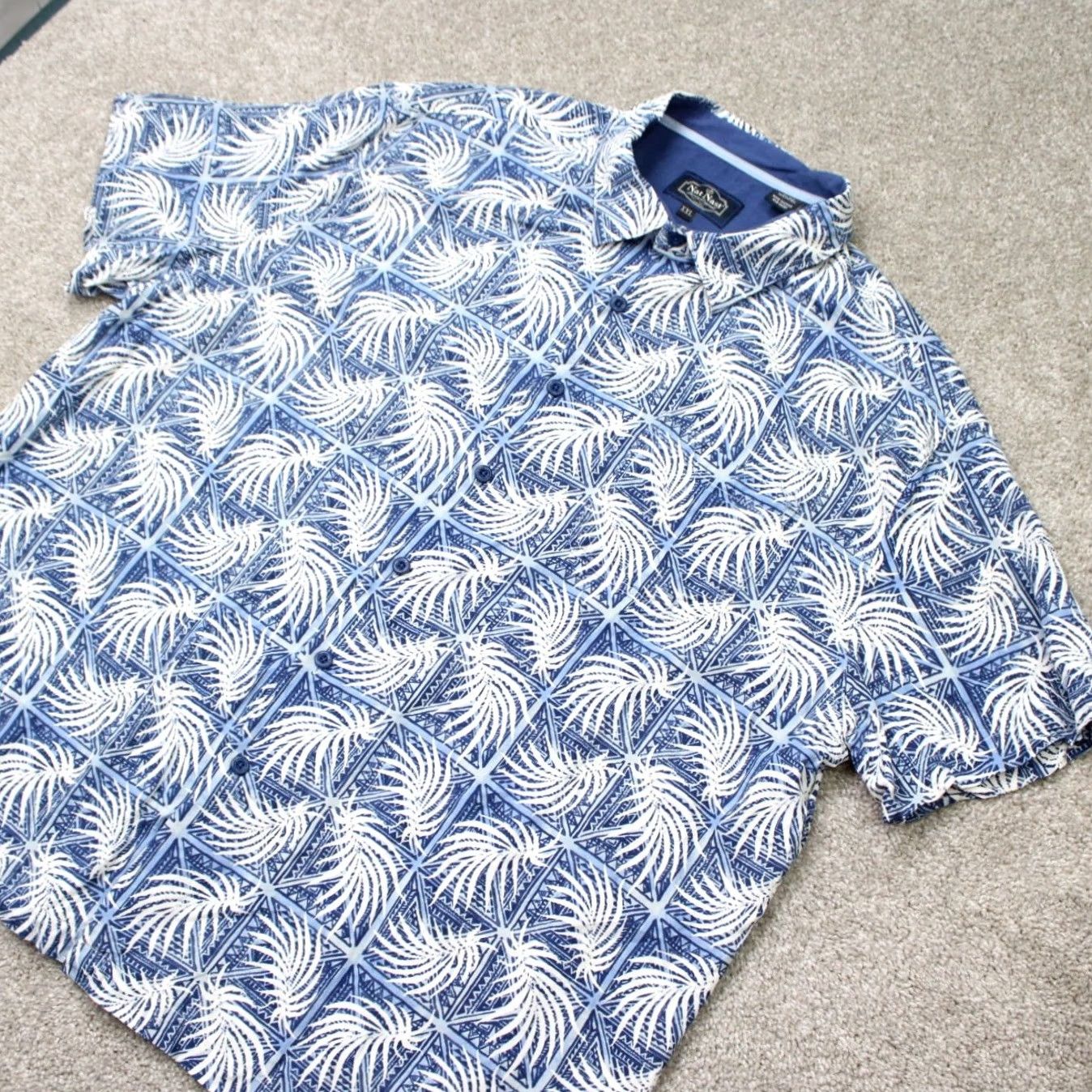Nat Nast Nat Nast Shirt Mens 2XL Blue/White Floral Silk/Cotton Hawaiian Short Sleeve Button-Up Shirt Size US XXL / EU 58 / 5 - 2 Thumbnail
