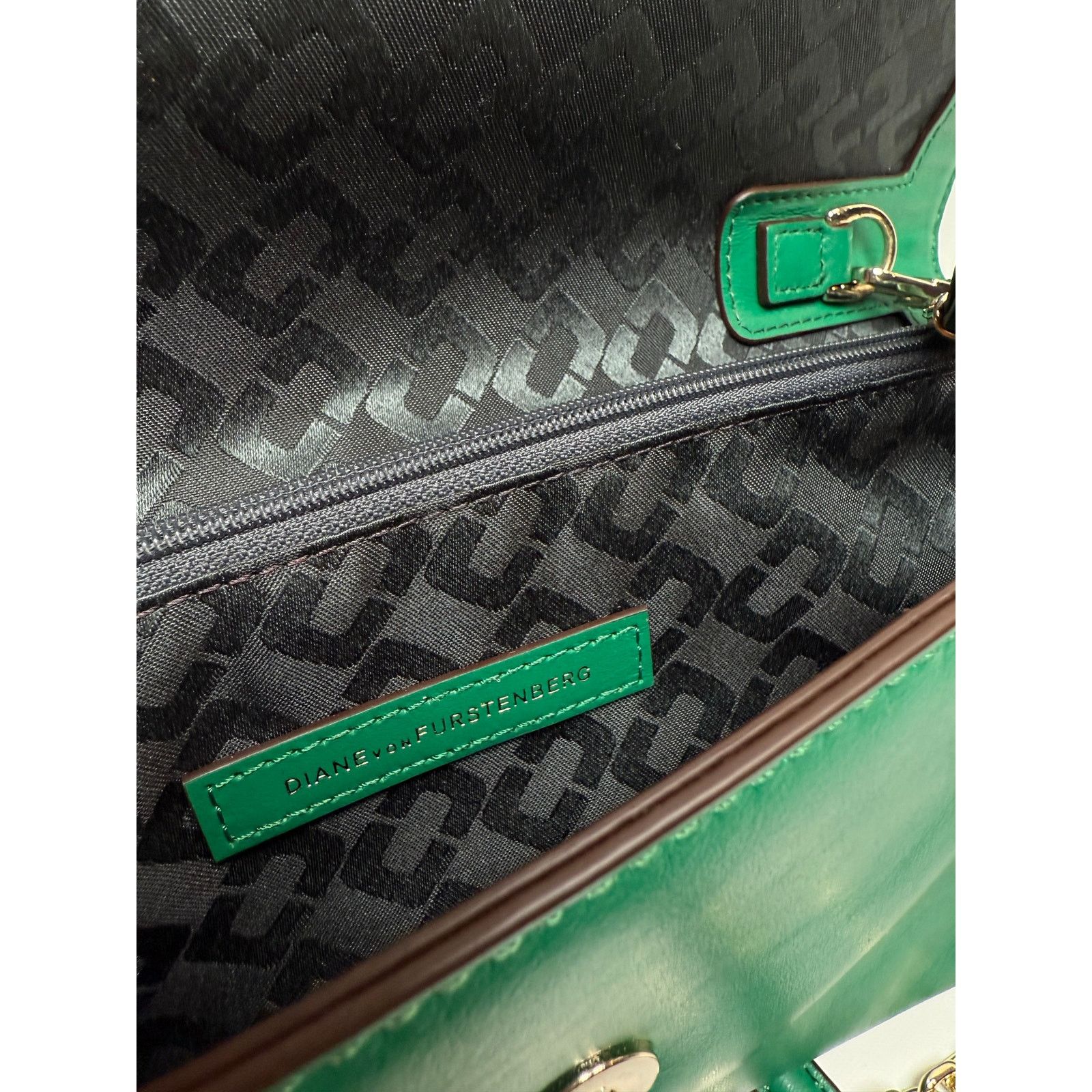 Diane von Furstenberg NWOT DVF Diane Von Furstenberg After 6 Club Snake Clutch Size ONE SIZE - 9 Thumbnail