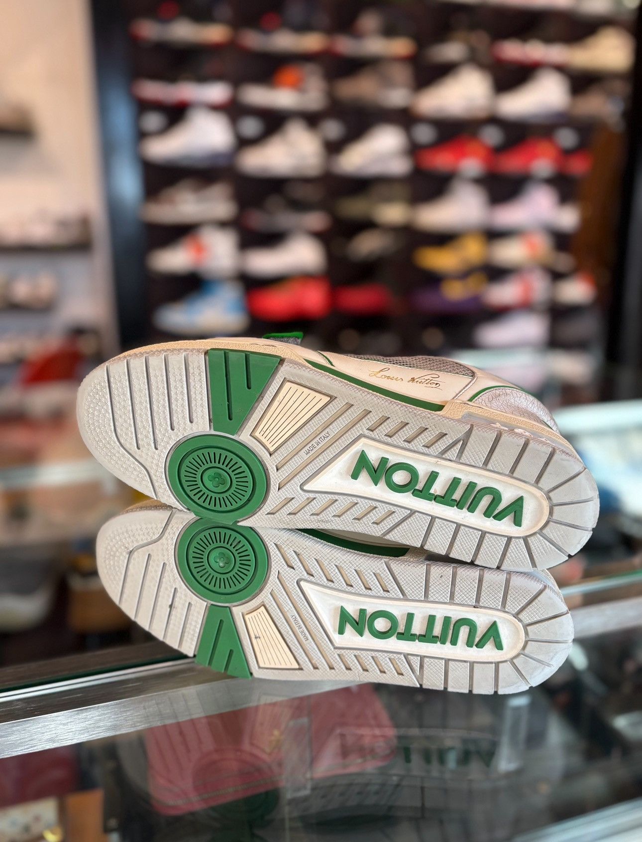 Louis Vuitton Louis Vuitton Trainer Green/White PO NB Size 9.5 Size US 9.5 / EU 42-43 - 4 Thumbnail