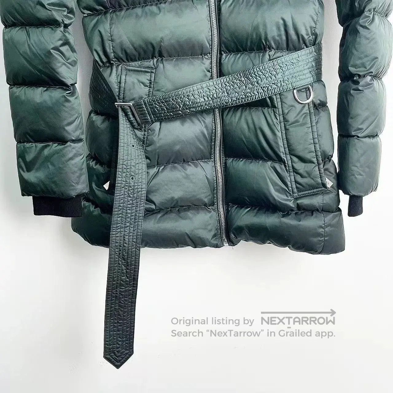Burberry Burberry Women's Mid-Length Hooded Down Coat. Size US XS / EU 42 / 0 - 3 Thumbnail