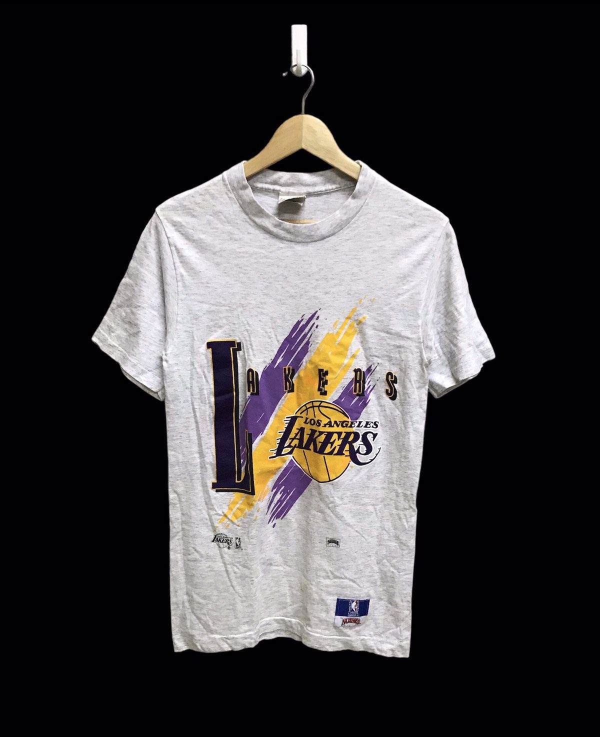 NBA VINTAGE 90s LAKERS NUTMEG MILLS NBA TSHIRT Size US S / EU 44-46 / 1 - 1 Thumbnail