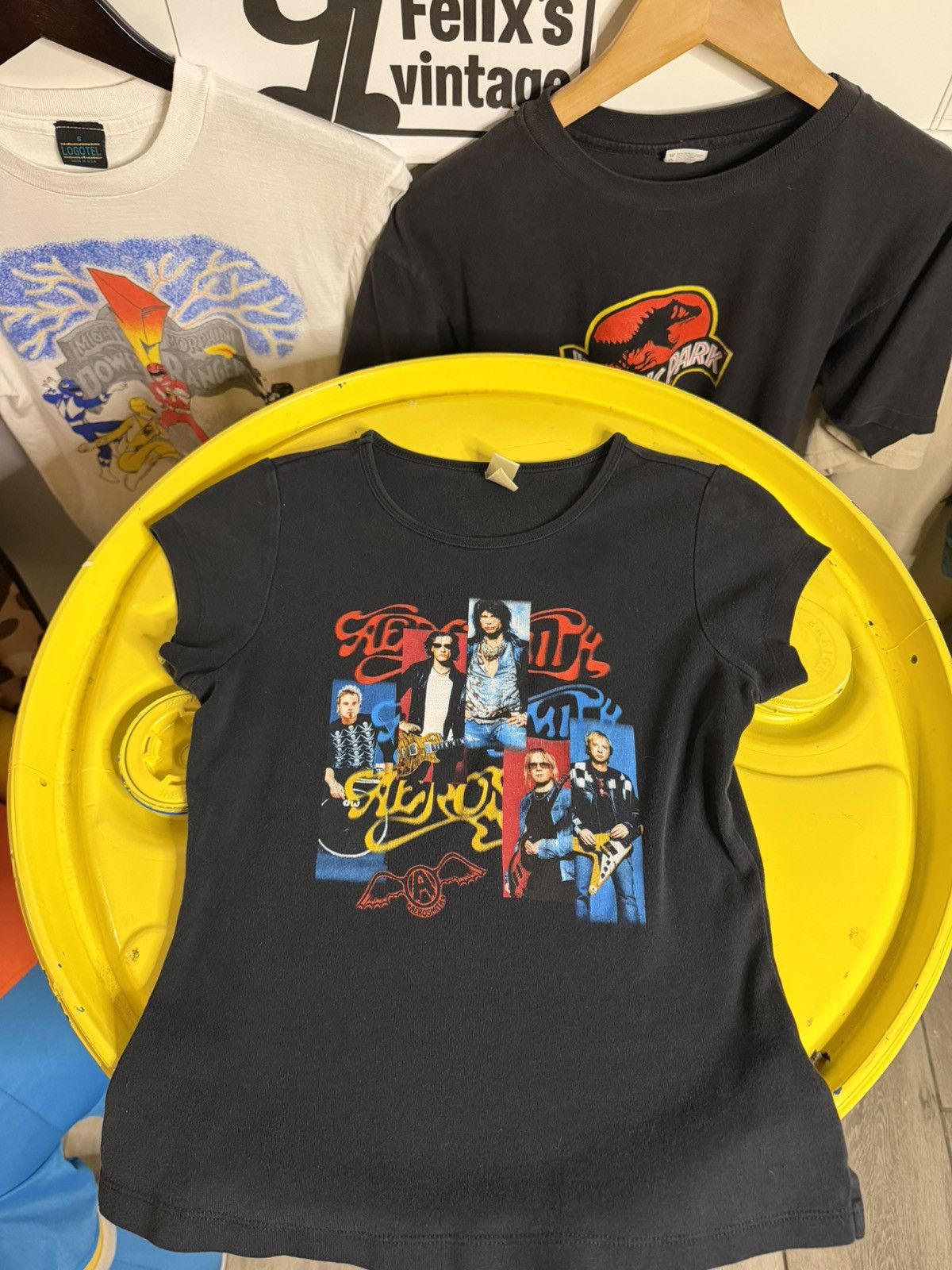 Vintage 1980s Aerosmith women’s vintage T-shirts Size S / US 4 / IT 40 - 1 Thumbnail