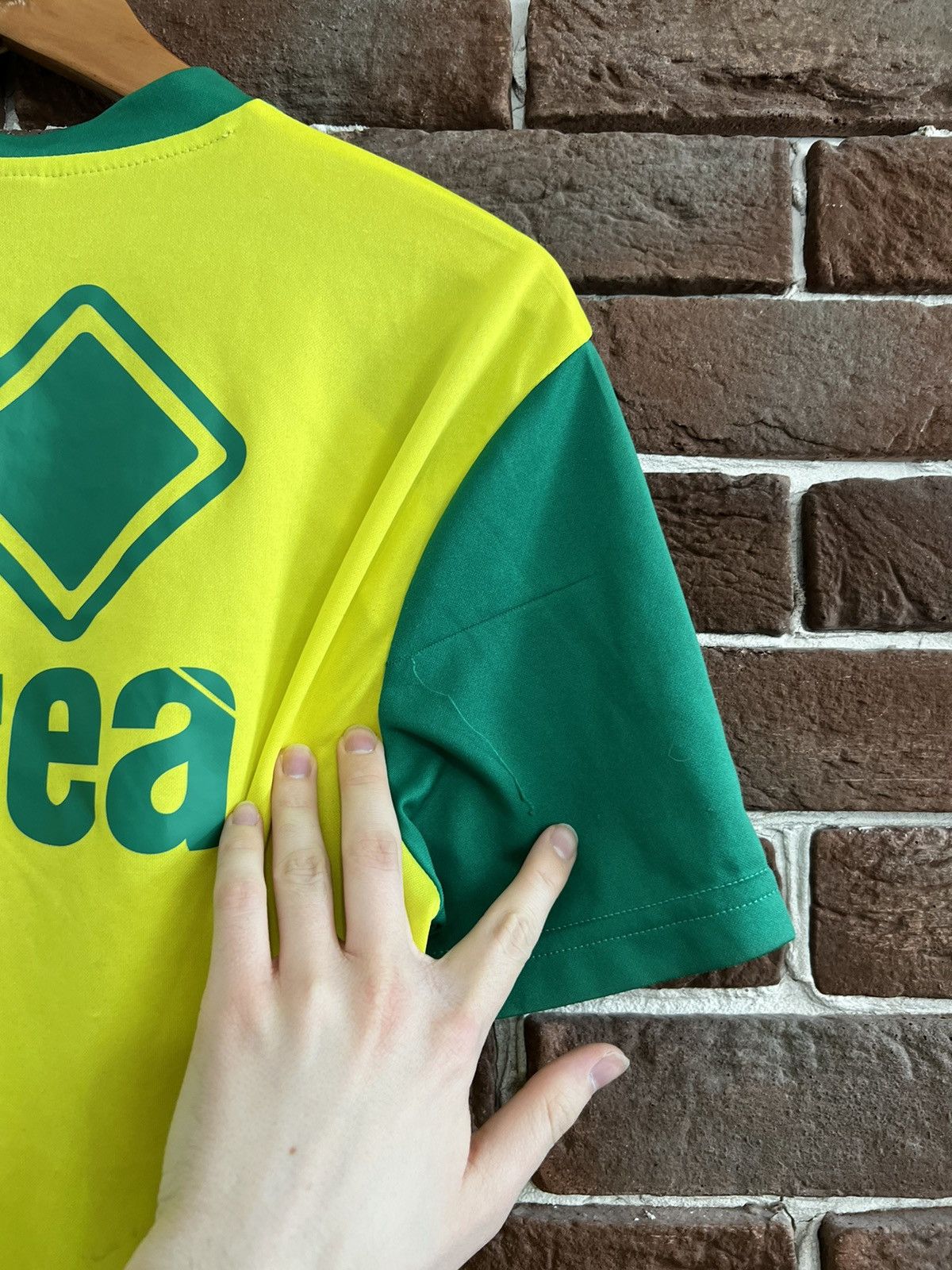 Errea Rare Errea Norwich City 2016/17 Y2K L Jersey Soccer Kit Size US L / EU 52-54 / 3 - 9 Thumbnail