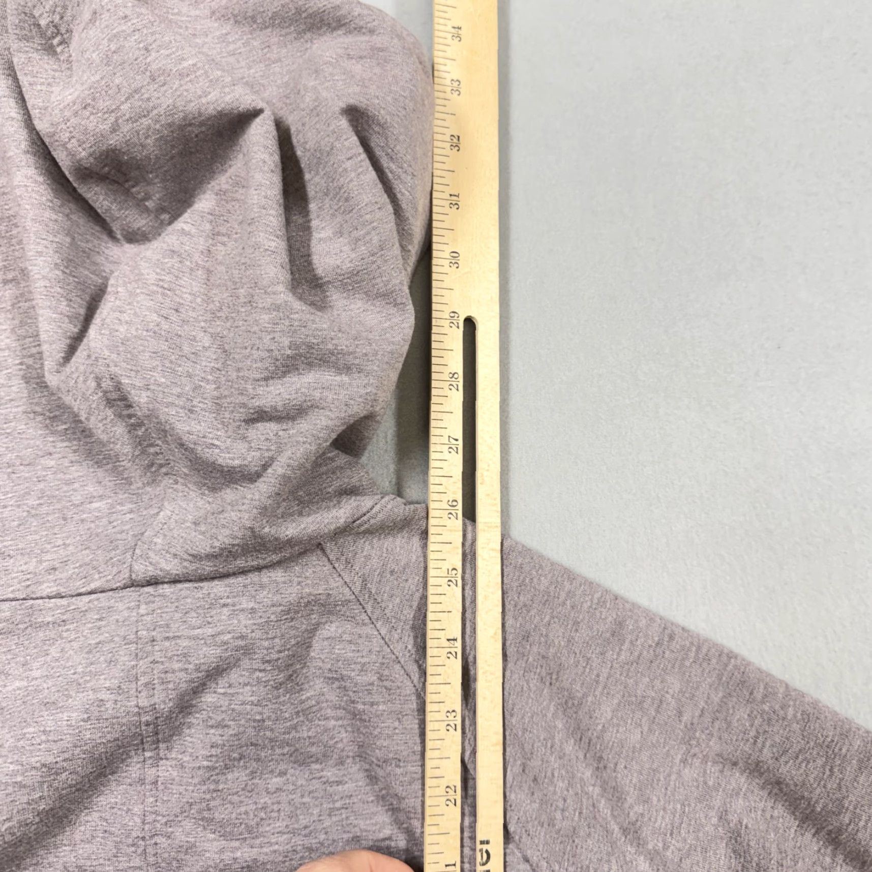 Lululemon Lululemon Athletica Hoodie Mens Small Gray Pullover Sweatshirt Logo Pockets Size US S / EU 44-46 / 1 - 7 Thumbnail