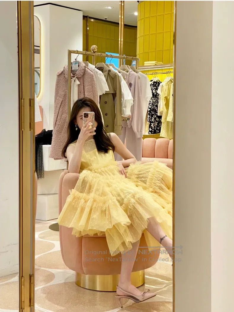 Valentino Valentino Lemon yellow princess dress Size S / US 4 / IT 40 - 1 Thumbnail