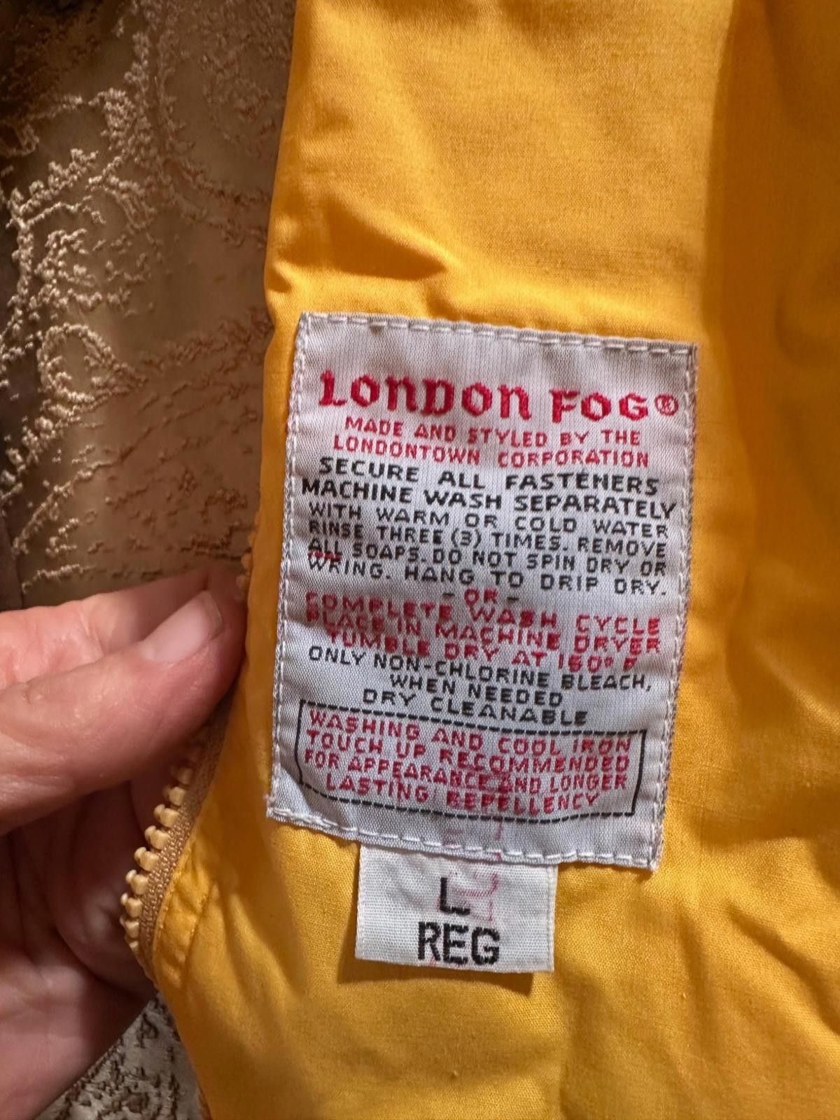 London Fog Vintage London Fog Yellow Hooded Jacket Men’s L Size US L / EU 52-54 / 3 - 4 Thumbnail
