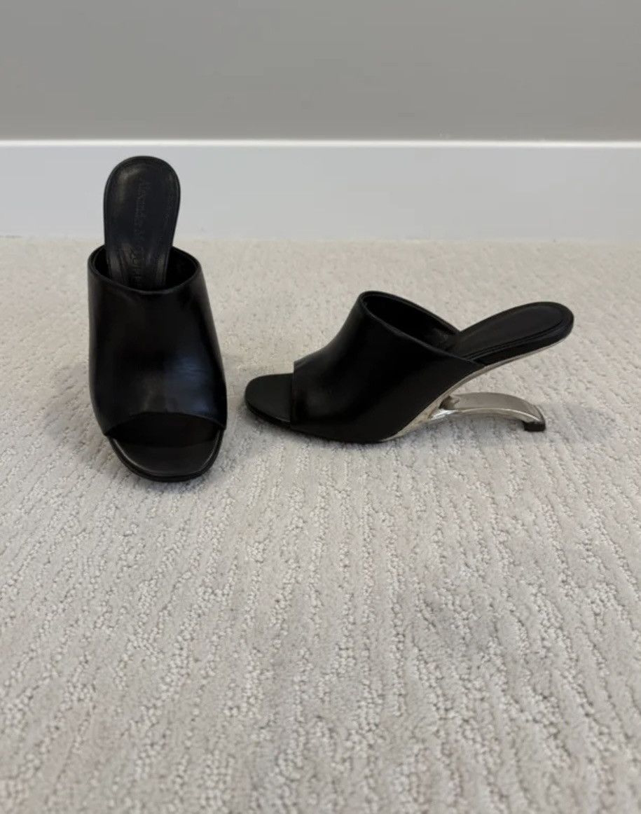 Alexander McQueen Alexander McQueen Leather Mule Size US 7.5 / IT 37.5 - 2 Thumbnail
