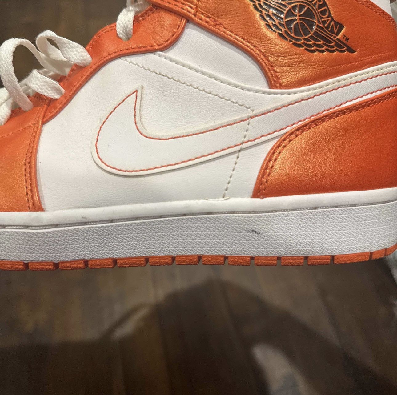 Jordan Brand Air Jordan 1 Mid SE ‘Electro Orange' Size US 12 / EU 45 - 7 Thumbnail