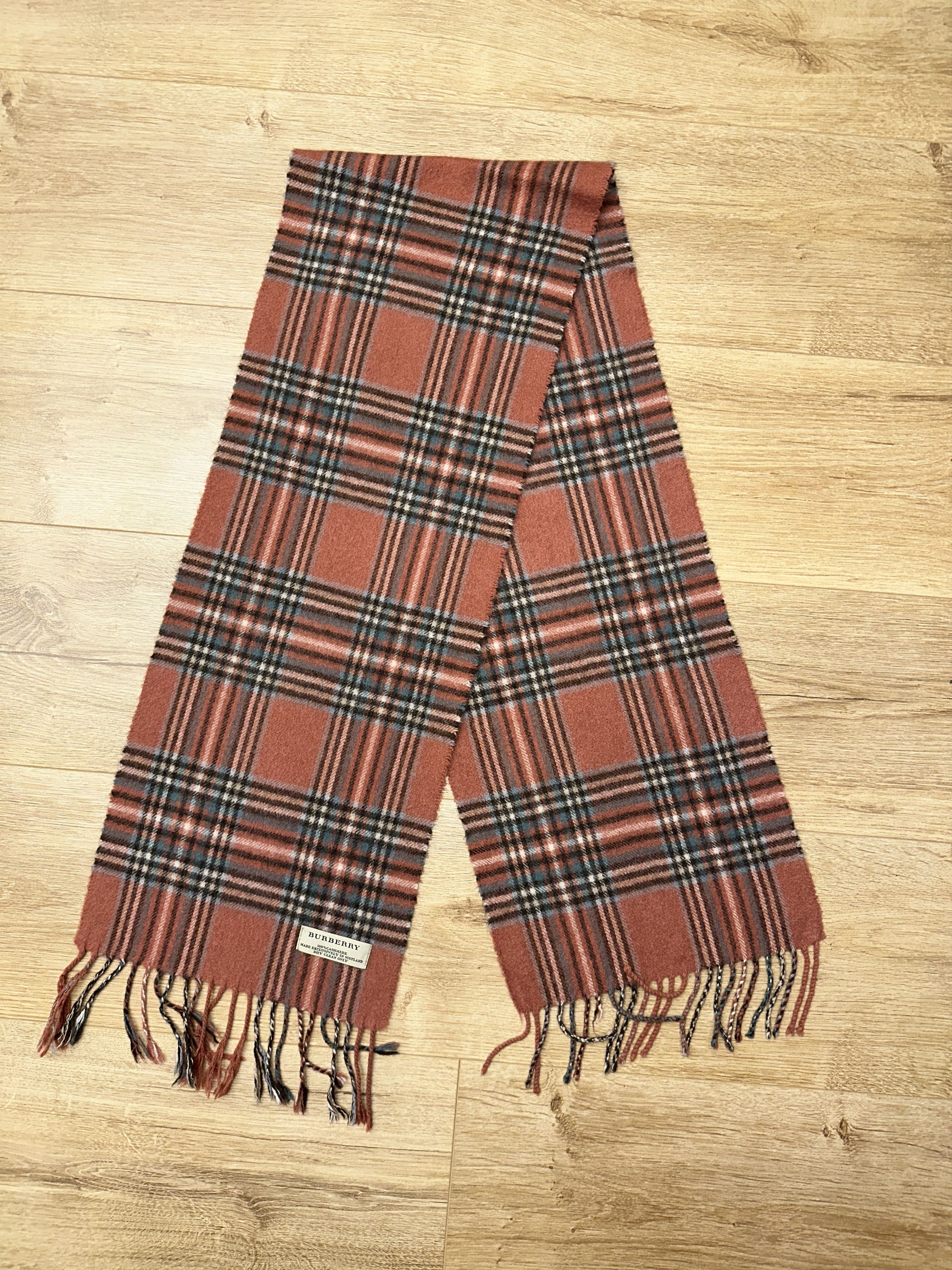 Burberry Burberry Vintage Tartan Pure Cashmere Check Scarf 150x25 Size ONE SIZE - 1 Thumbnail