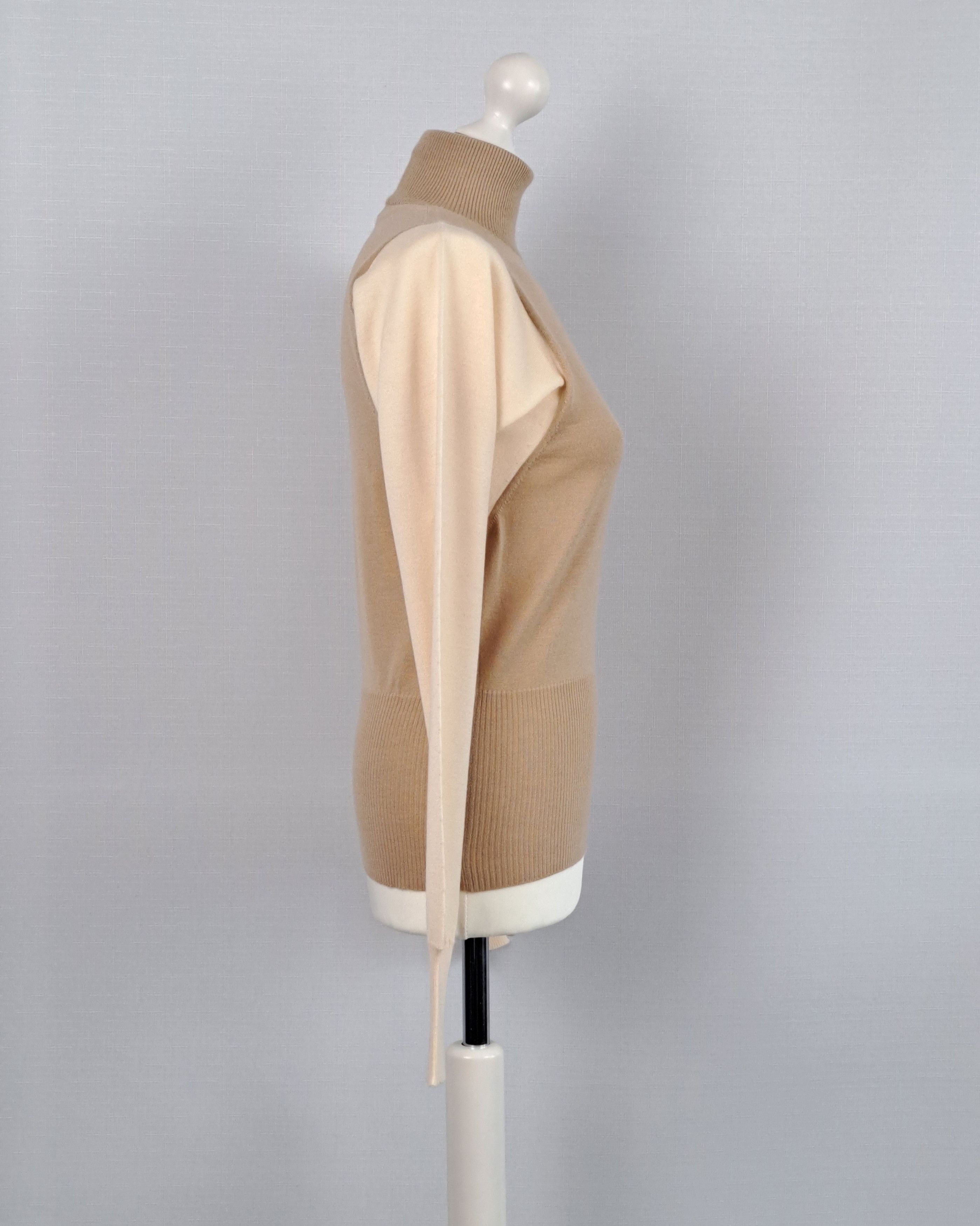 Gucci GUCCI lightweight cashmere turtleneck jumper. Size S / US 4 / IT 40 - 2 Thumbnail