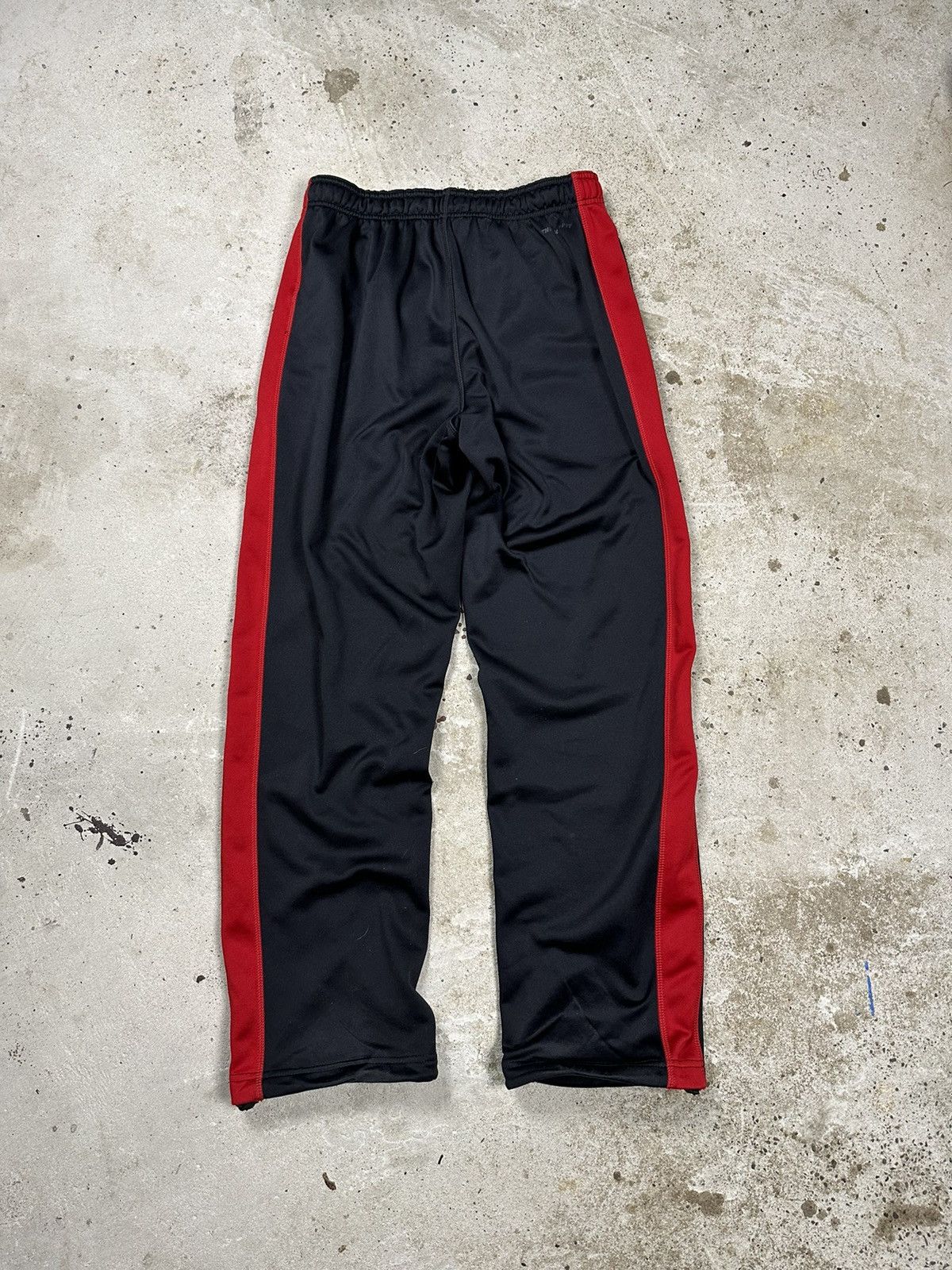 Nike ‼️ Vintage y2k Nike Black Track Pants Swoosh Therma Fit Strip Size US 32 / EU 48 - 2 Thumbnail