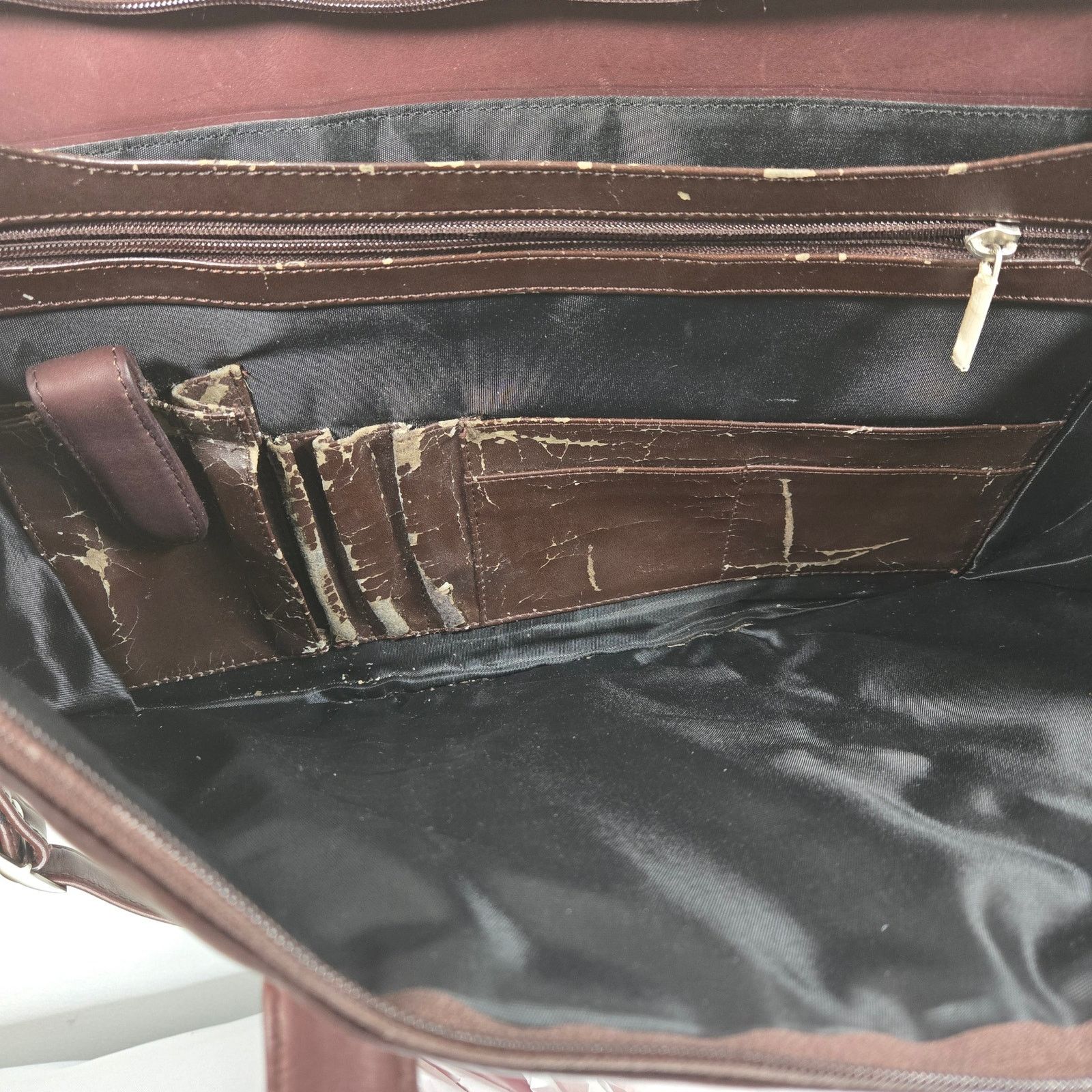 Other Dilana Executive Series Leather Briefcase. Size ONE SIZE - 7 Thumbnail