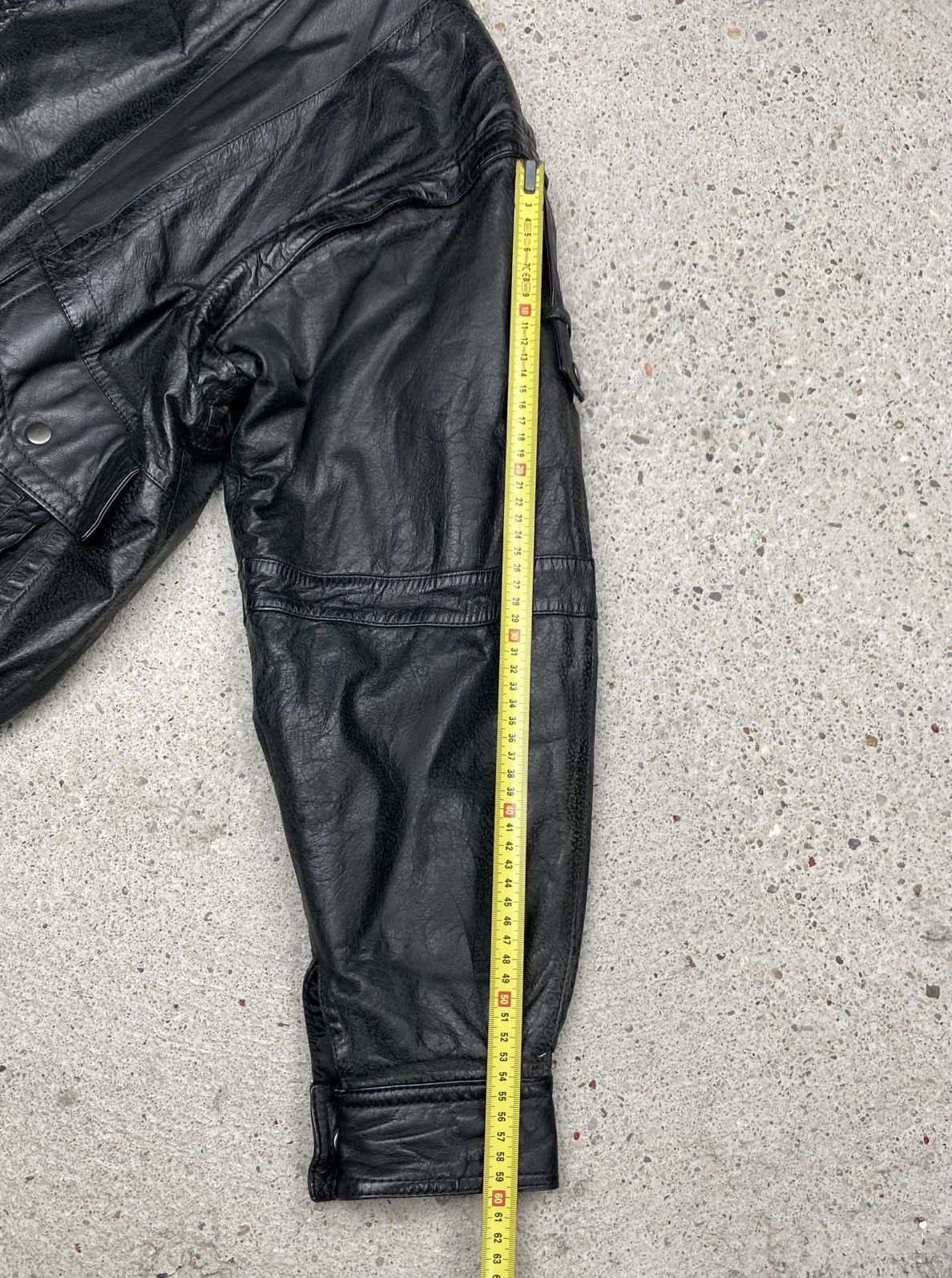 Japanese Brand Vintage black bomber leather jacket japan assimetrical Size US L / EU 52-54 / 3 - 14 Thumbnail