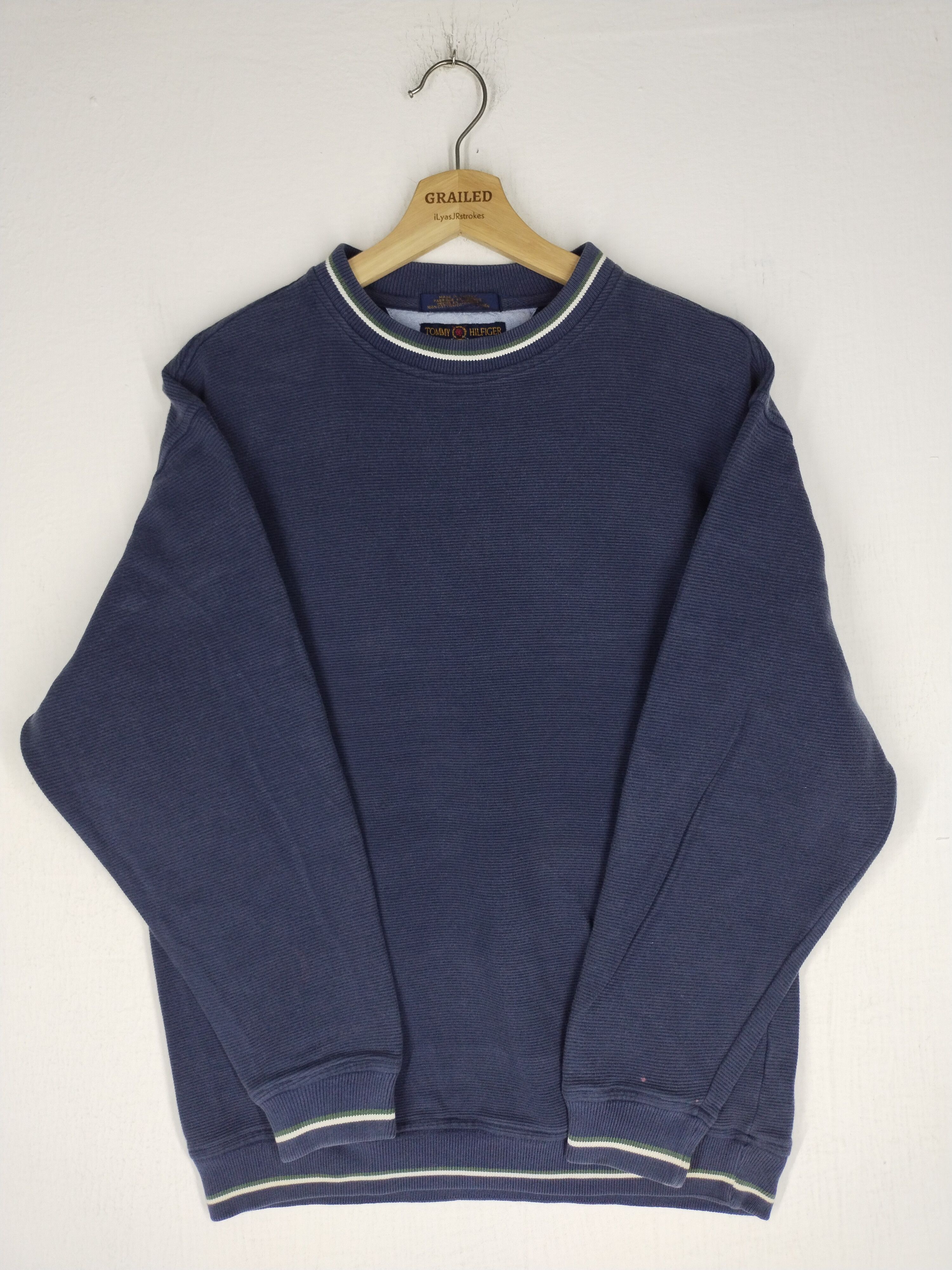 Tommy Hilfiger Vintage Plain Tommy Hilfiger Sweatshirt Size US M / EU 48-50 / 2 - 1 Thumbnail