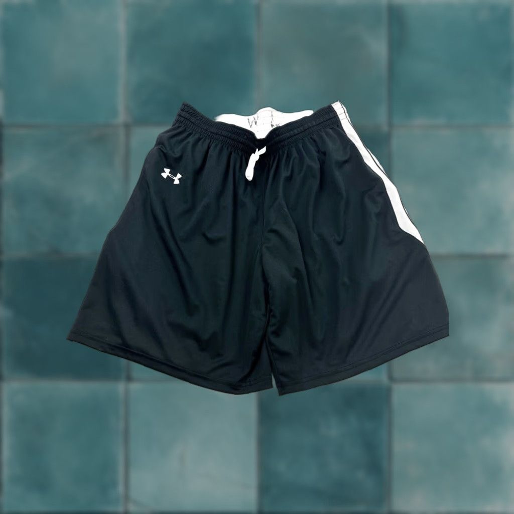 Under Armour Under Armour Reversible Basketball Shorts Women's Large Black White Size 36" / US 14 / IT 50 - 1 Thumbnail