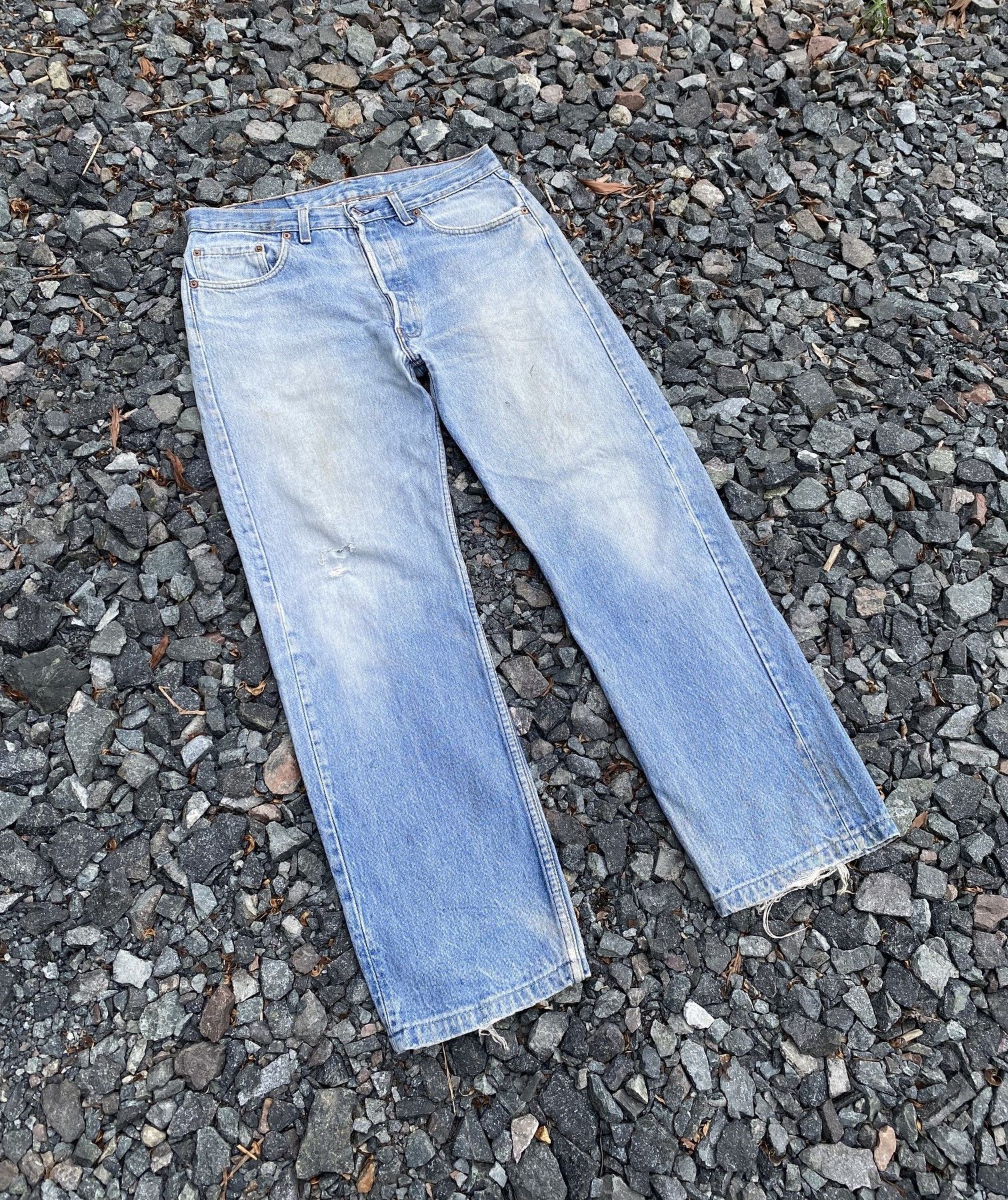 Levi's Vintage 1993 Levis 501 dirty lightwash distressed W33x28.5 Size US 33 - 2 Thumbnail