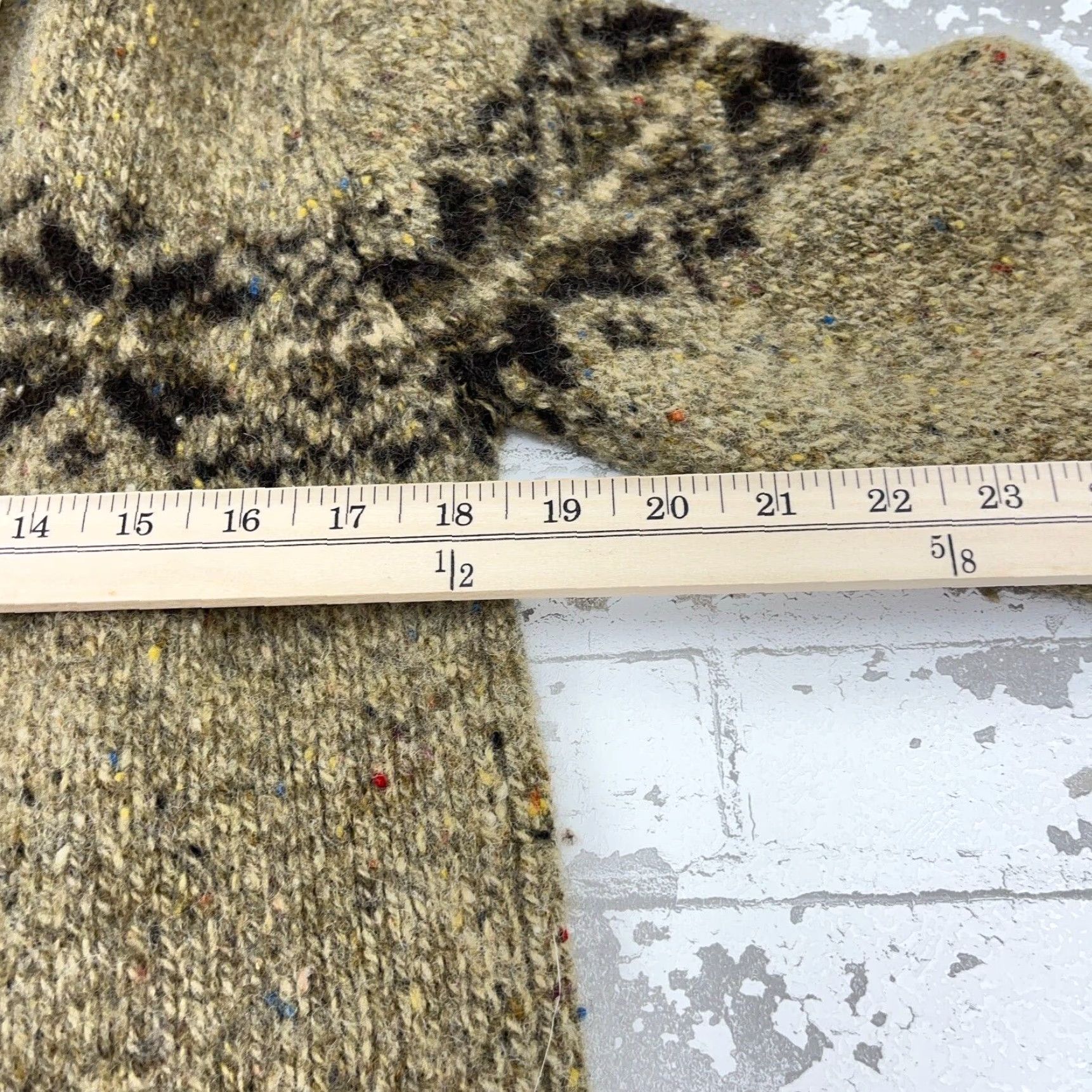 American Eagle Outfitters VINTAGE American Eagle Sweater Mens Medium Brown Wool Knit Crew Neck Fair Isle 90s Classic Pullover Size US M / EU 48-50 / 2 - 7 Thumbnail