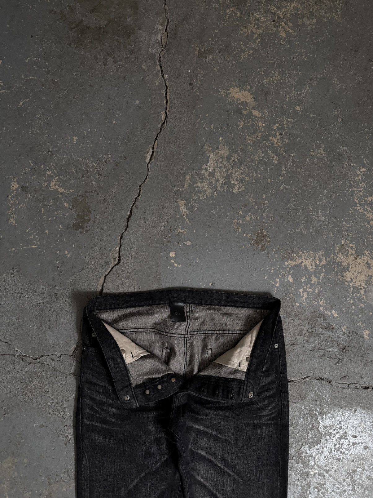 Dior × Hedi Slimane AW04 “Victim Of The Crime” Clawmark Jeans Size US 34 / EU 50 - 3 Thumbnail