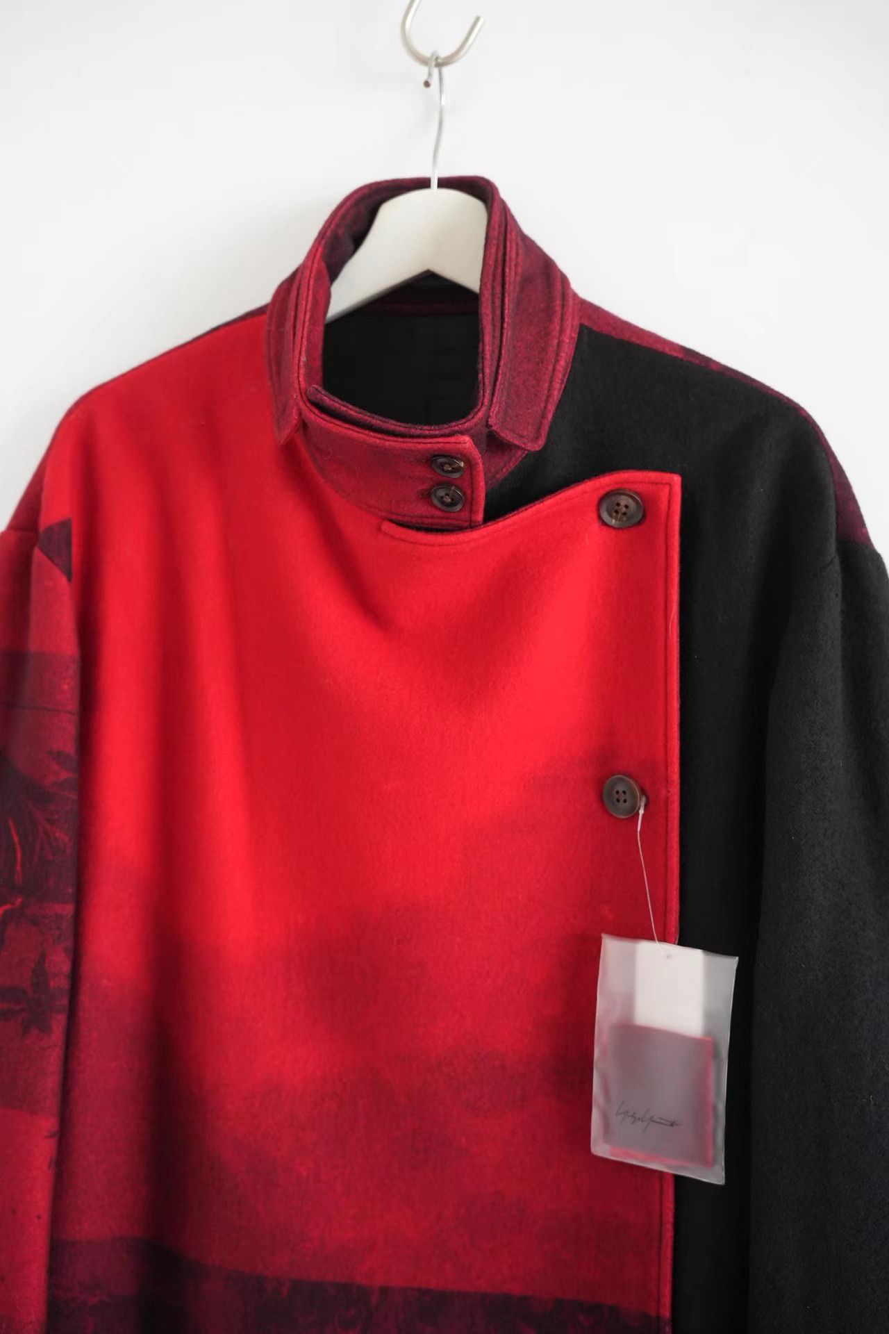 Yohji Yamamoto Yohji Yamamoto 18aw Red & Black Asymmetric Coat K4 Size US L / EU 52-54 / 3 - 5 Thumbnail