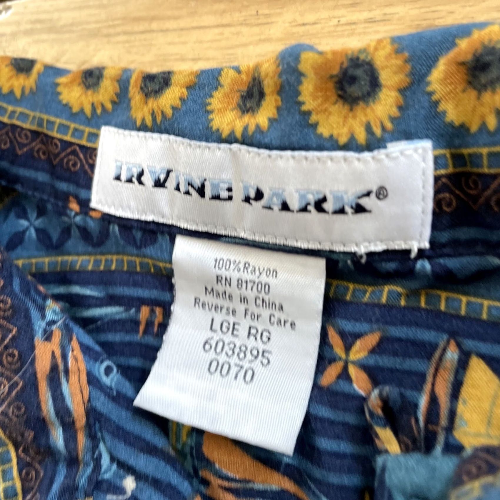 Vintage Irvine Park Button Shirt Men L Stripe Blue Sunflowers Pineapple Turtle Sail Boats Beach Hawaiian Size US L / EU 52-54 / 3 - 6 Thumbnail