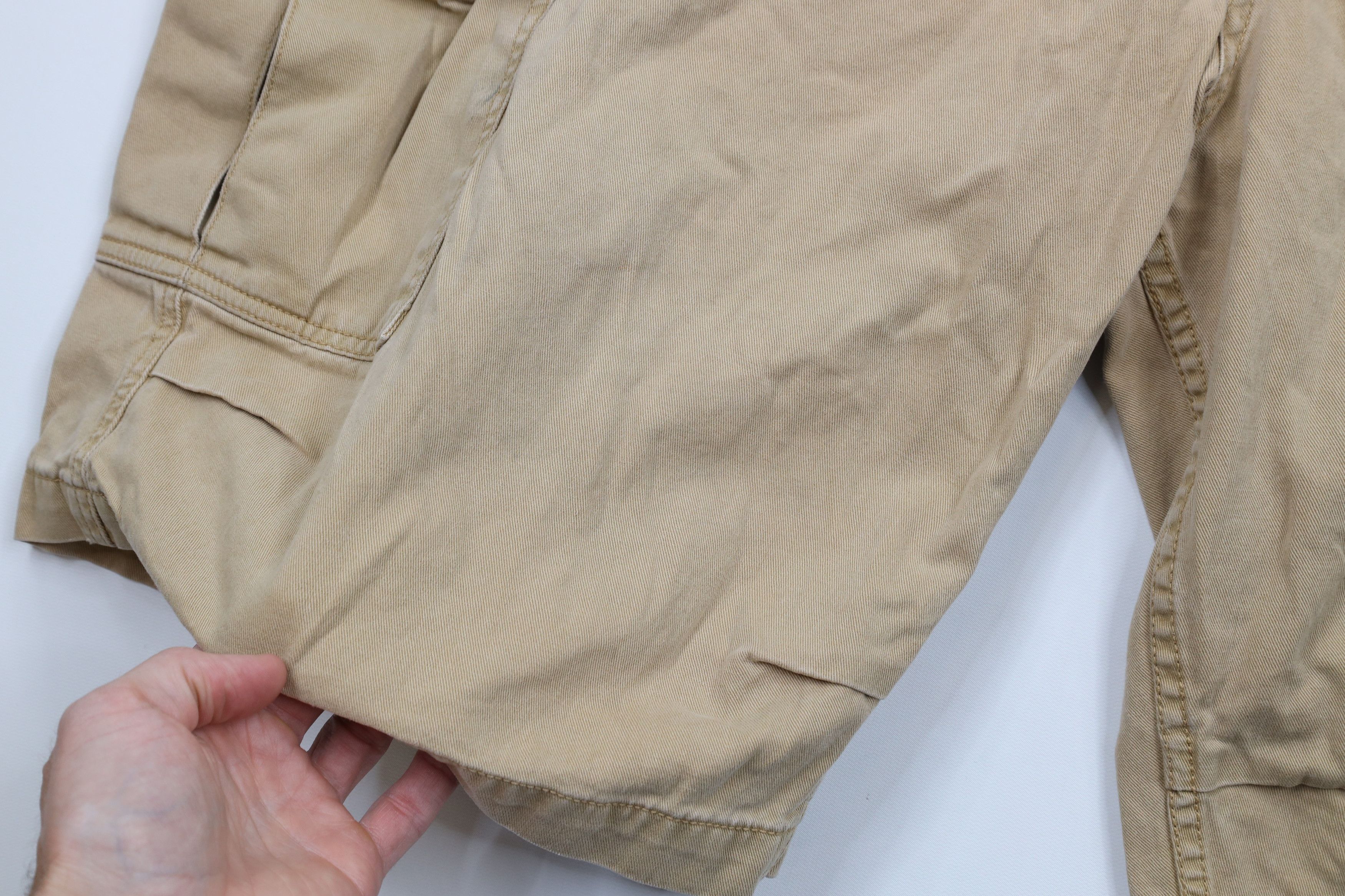 Levi's × Vintage Vintage Y2K 2004 Levis Faded Baggy Fit Cargo Shorts Beige Size US 44 / EU 60 - 6 Thumbnail