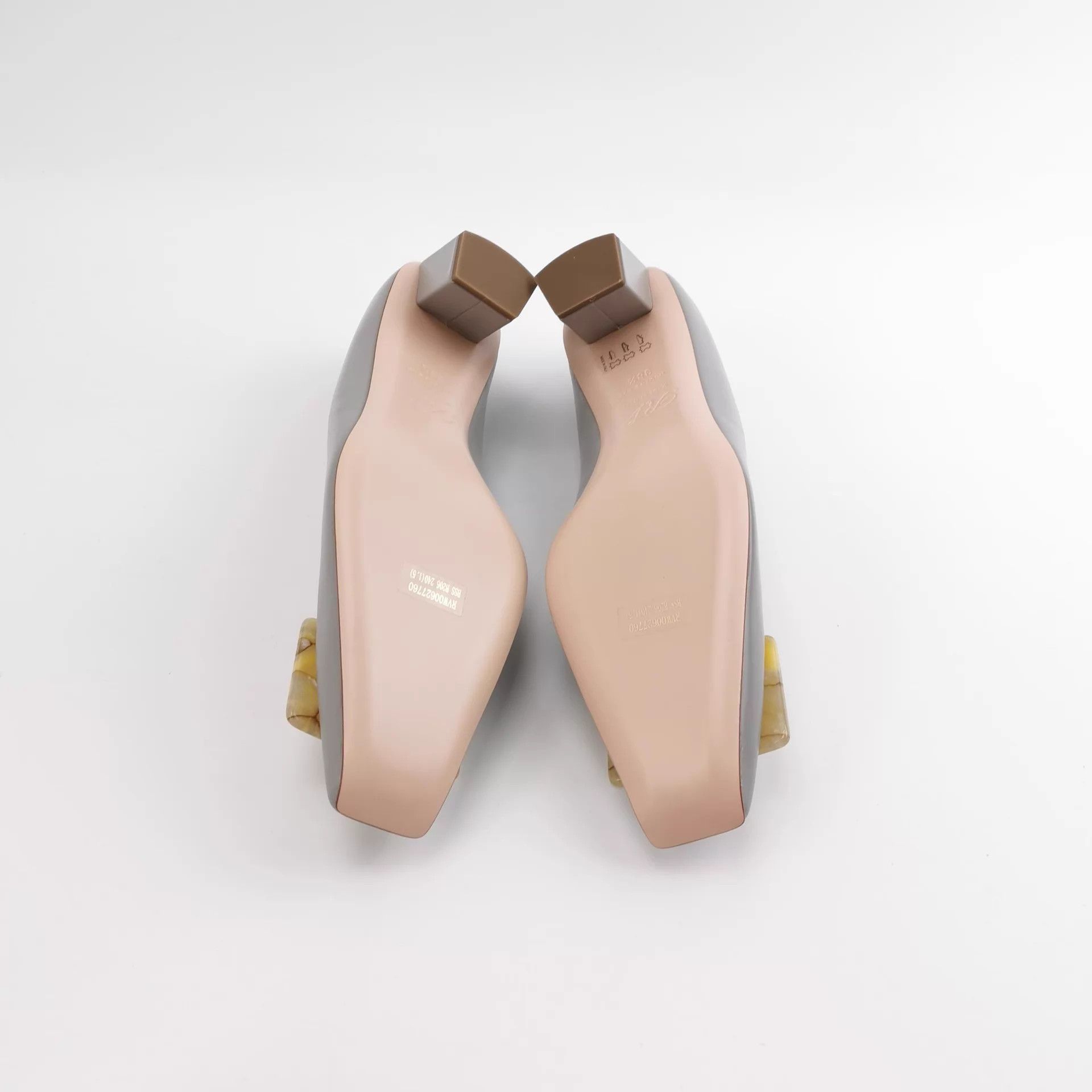 Roger Vivier Roger Vivier Block Heel Pumps 38.5 EU with Box Size US 8 / IT 38 - 3 Thumbnail