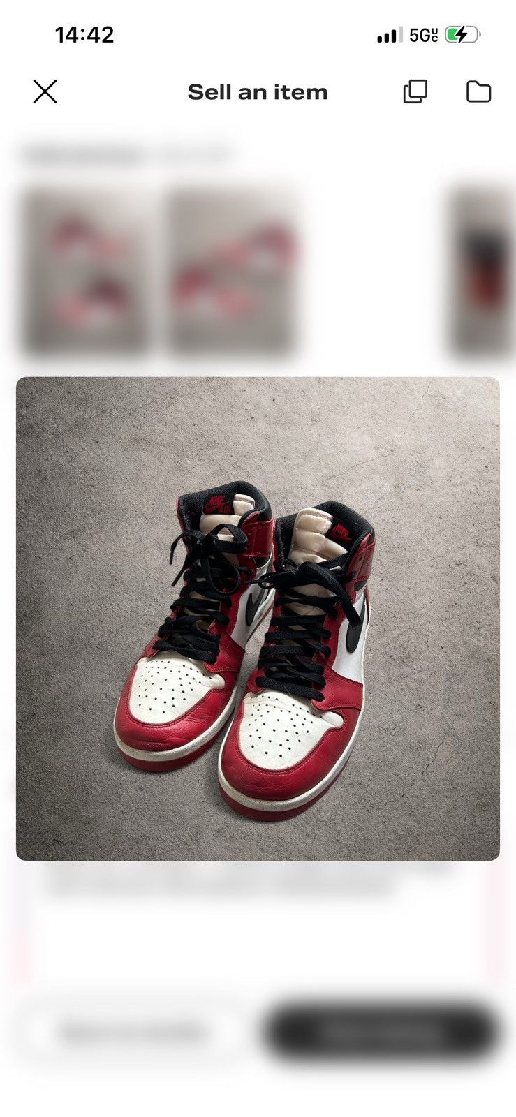 Jordan Brand Air Jordan 1 Mid - CHICAGO COLORWAY Size US 9.5 / EU 42-43 - 3 Thumbnail