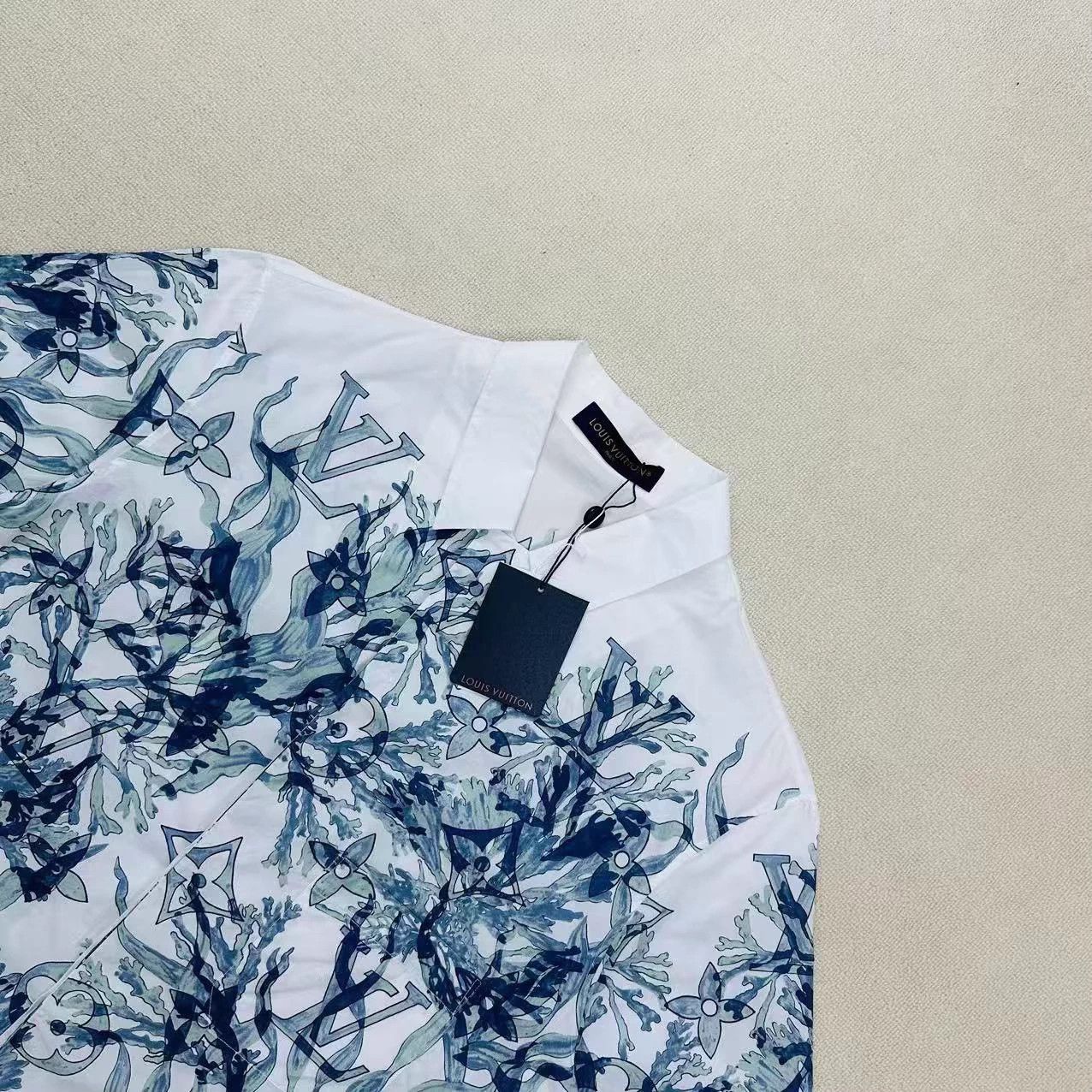 Louis Vuitton LV Seaweed Allover Print Logo Short-Sleeve Shirt M Size US M / EU 48-50 / 2 - 3 Thumbnail