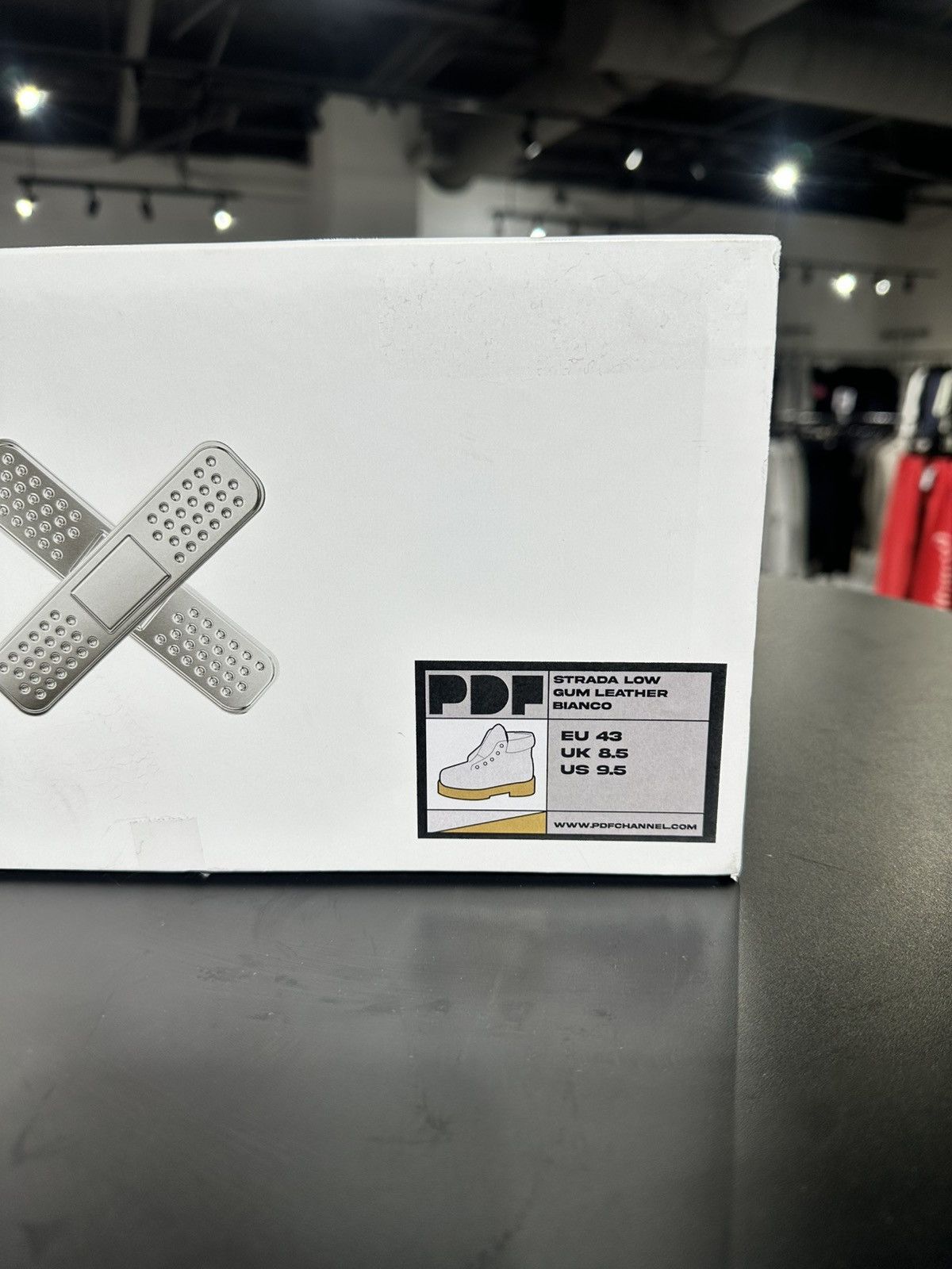 PDF PDF.Channel Strada Boots Low White EU 43 Size US 11 / EU 44 - 11 Thumbnail