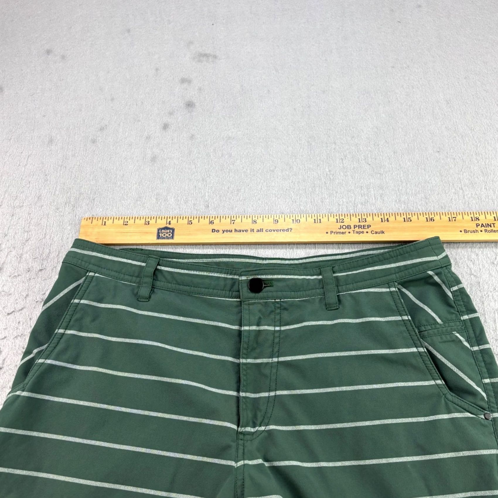 Lululemon Lululemon Kahuna Shorts Mens Size 32 Green Striped Preppy Chino Athleisure Front Zip Pockets Logo 10in Inseam Regular Fit Mens Size US 32 / EU 48 - 3 Thumbnail