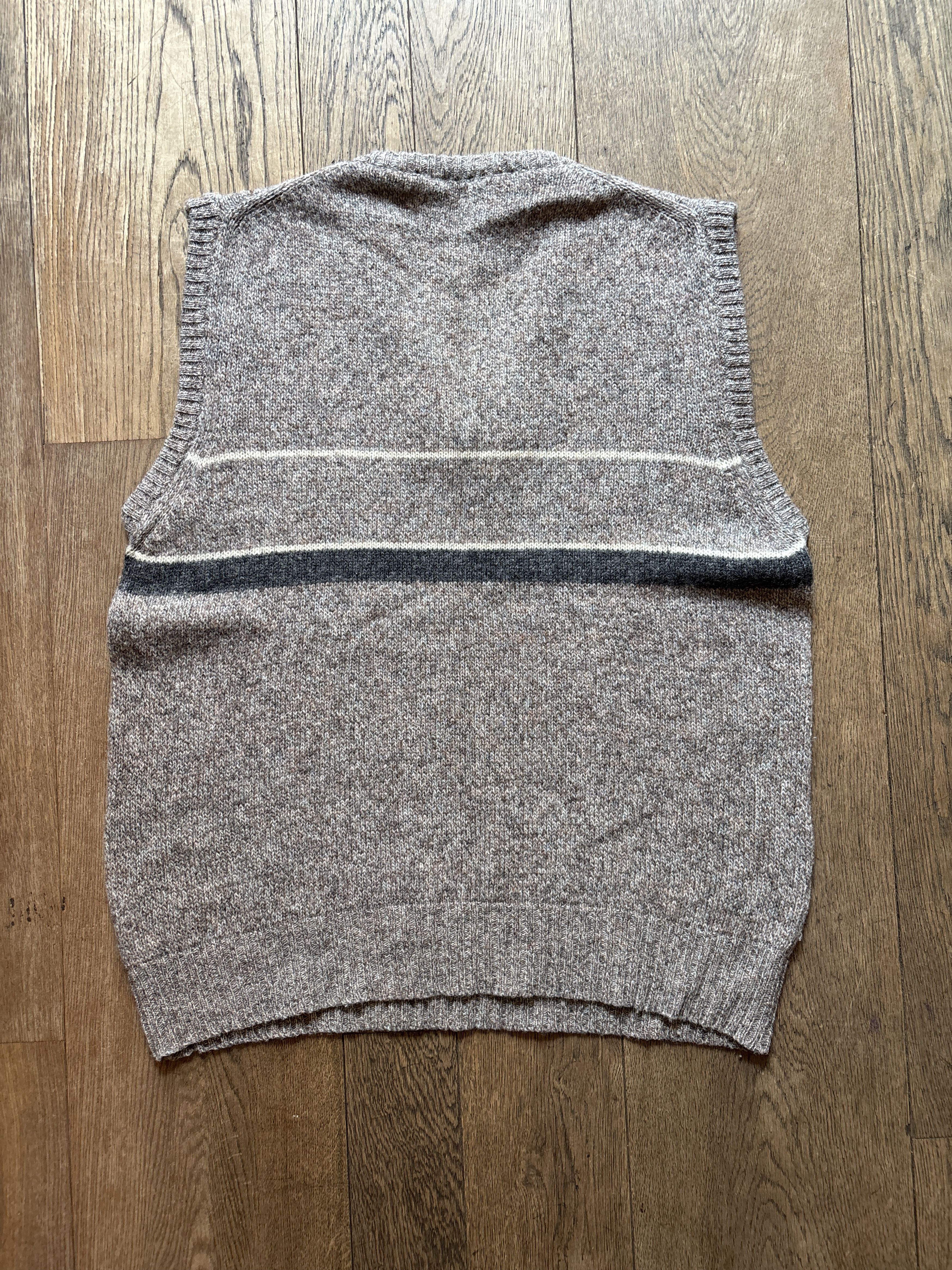 Vintage Vintage Stripe Knit Vest Size US L / EU 52-54 / 3 - 5 Thumbnail