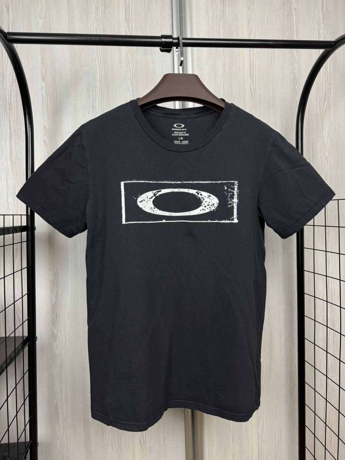 Oakley Oakley vintage big logo black tee shirt Size US L / EU 52-54 / 3 - 1 Thumbnail